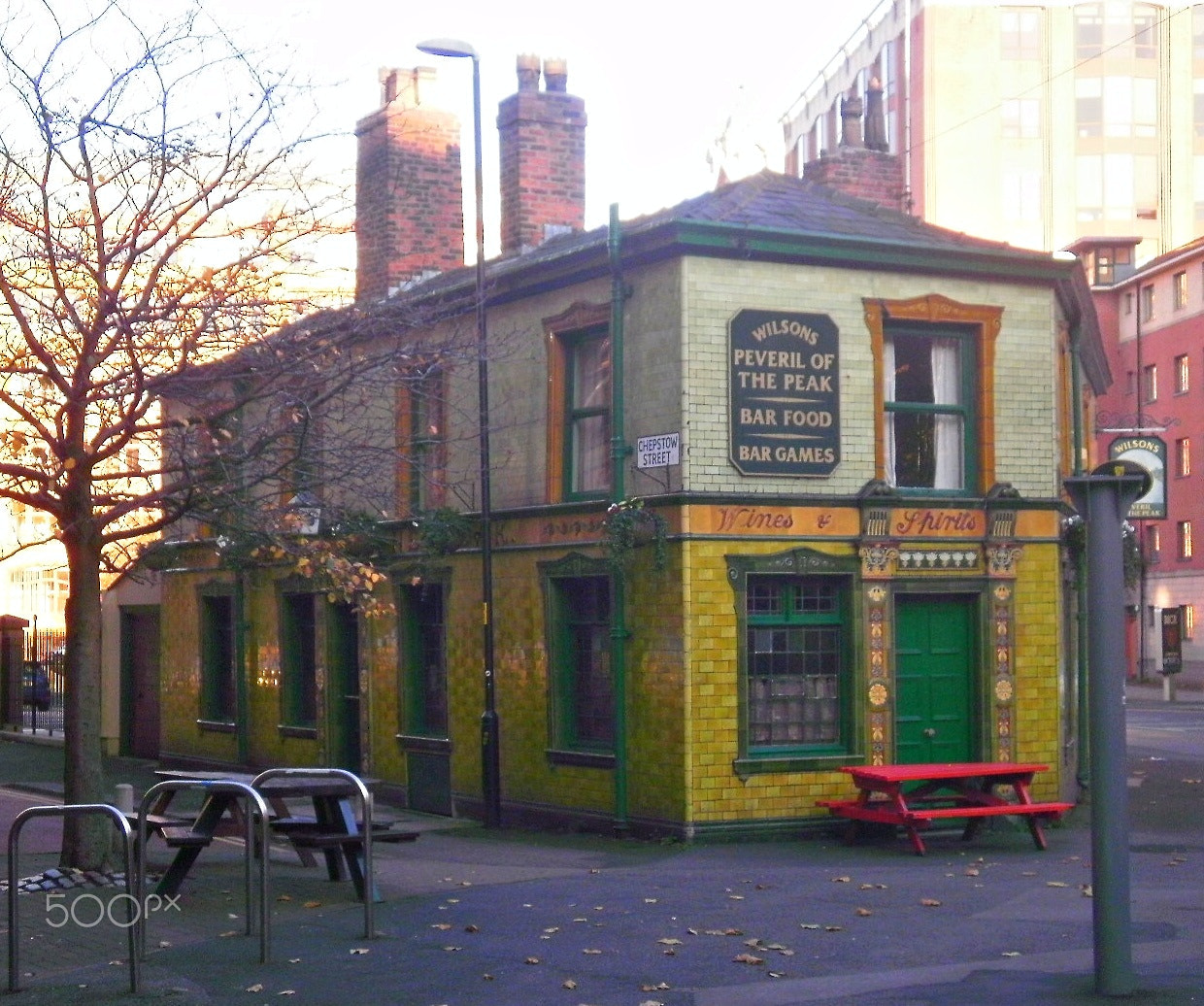 Olympus FE4000,X920,X925 sample photo. Pub photography