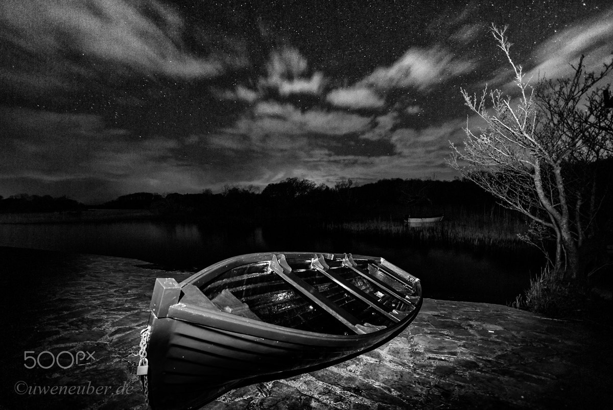 Pentax K10D + Sigma 10-20mm F3.5 EX DC HSM sample photo. Boat waiting for new passengers photography