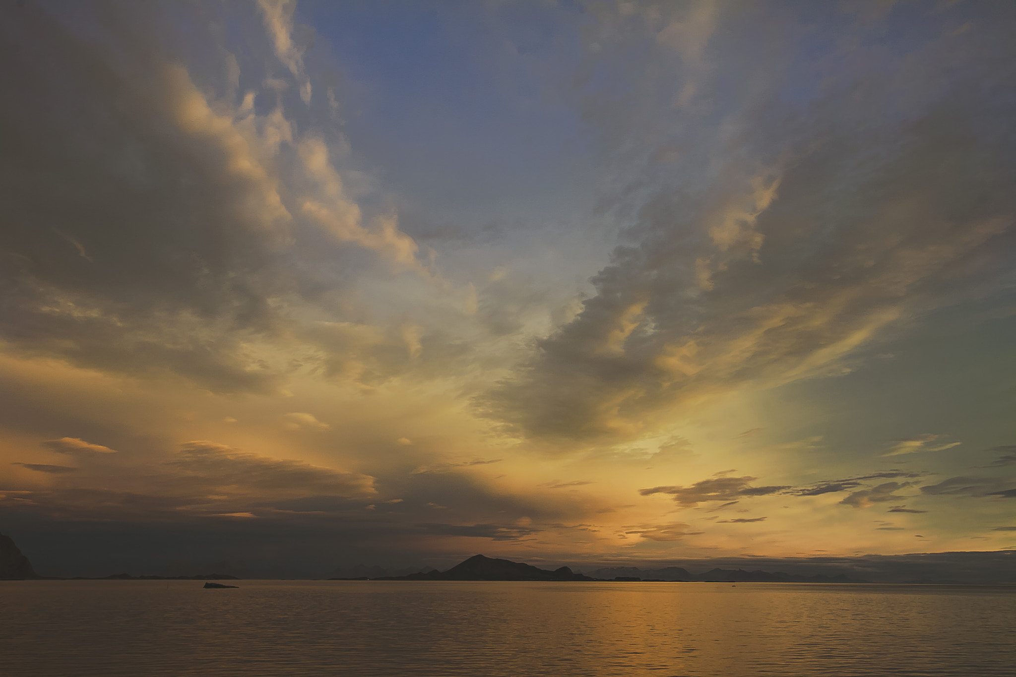 Sigma 10-20mm F3.5 EX DC HSM sample photo. Sunrise in norway photography