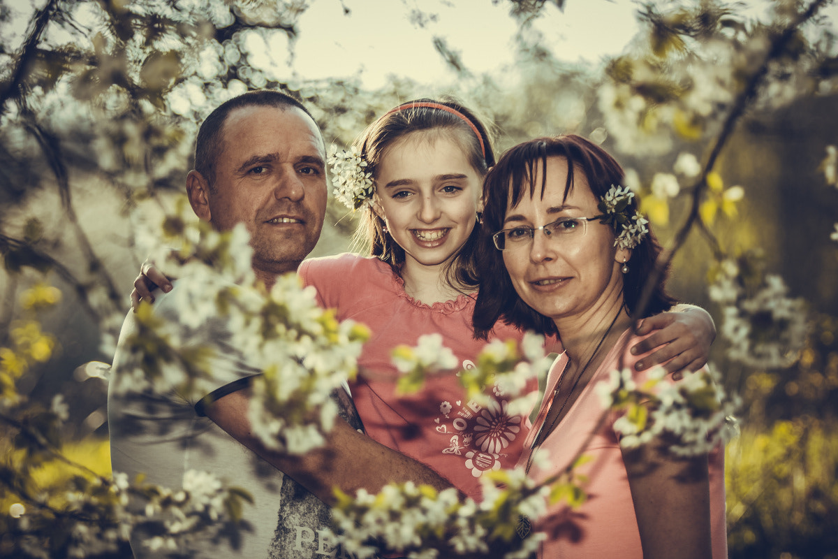 Canon EF 70-200mm F2.8L USM sample photo. Friends with family photography