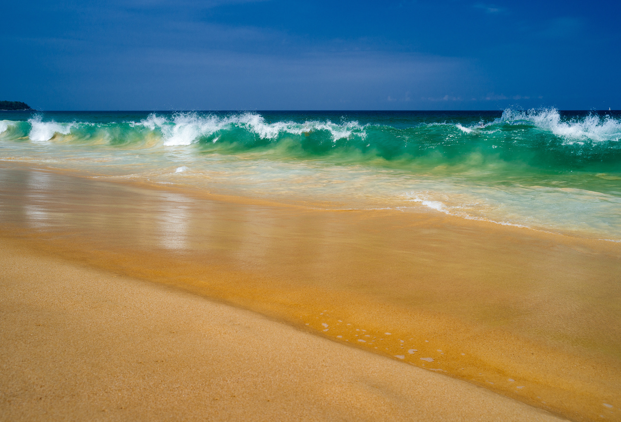 smc PENTAX-FA 645 35mm F3.5 AL [IF] sample photo. Karon beach, thailand photography