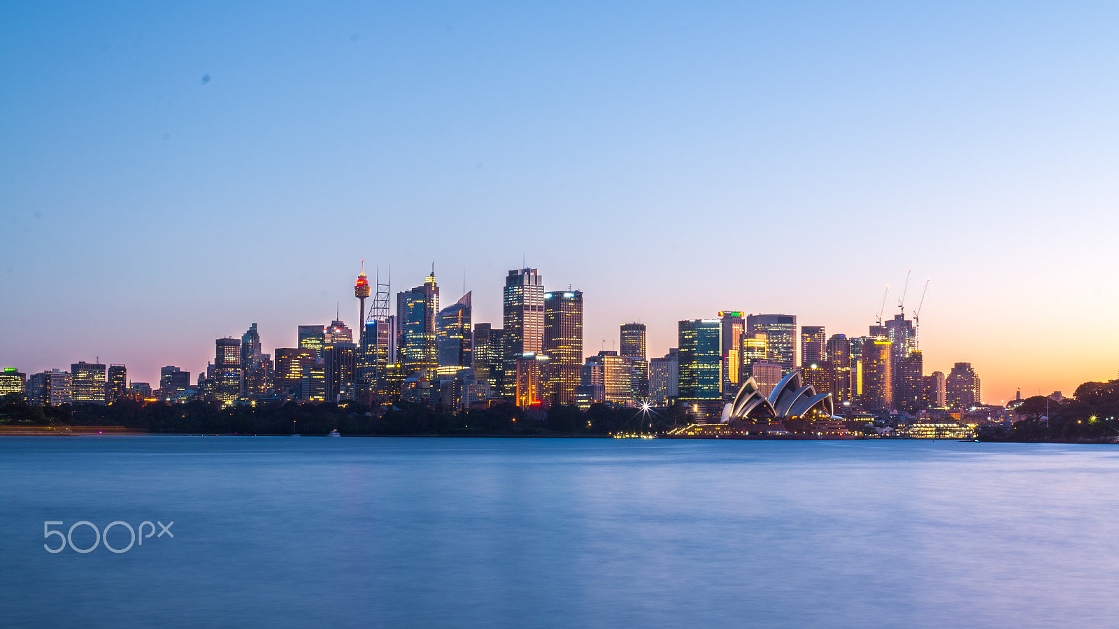 Canon EOS 70D + Canon EF 35mm F2 sample photo. Sydney's skyline photography