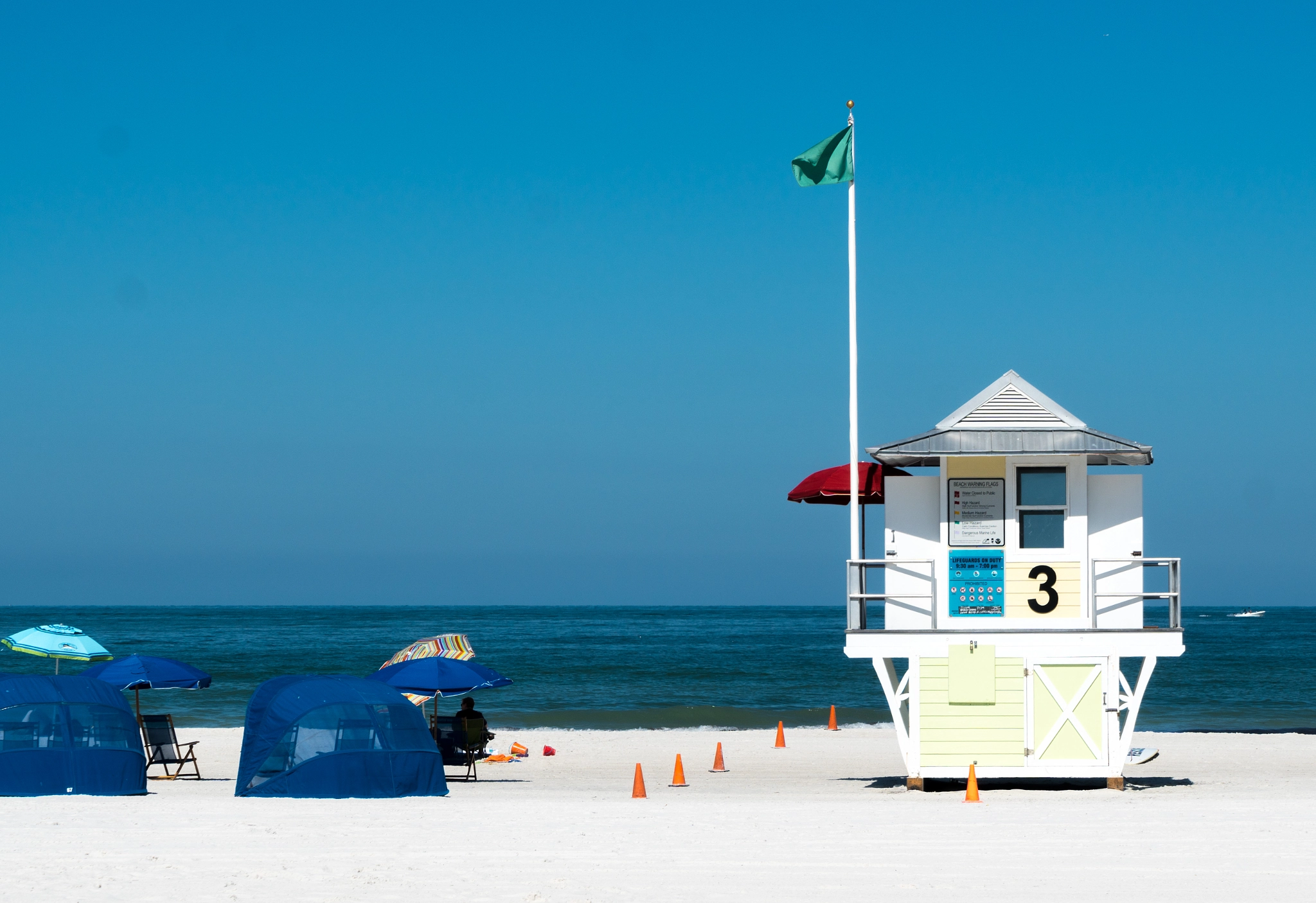 Sony a6300 + Sony Vario Tessar T* FE 24-70mm F4 ZA OSS sample photo. Beach photos () photography