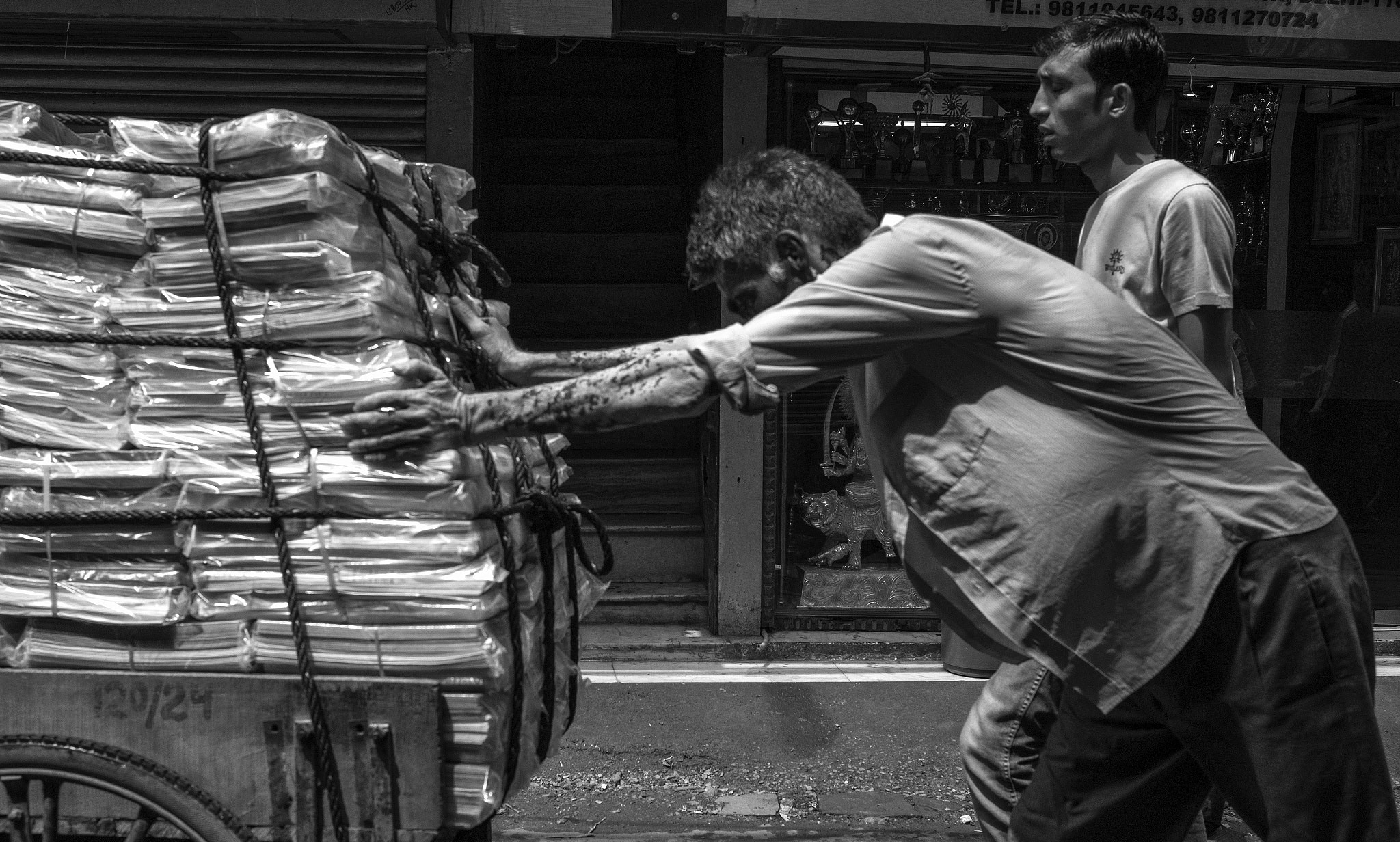 Voigtlander Ultron 40mm f/2 SLII Aspherical sample photo. Old delhi photography