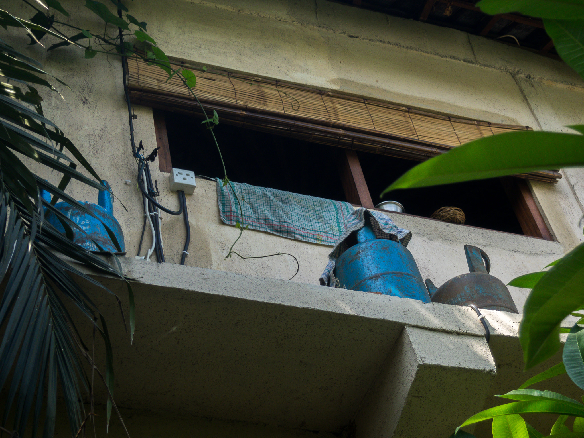 Olympus M.Zuiko Digital 14-42mm F3.5-5.6 II R sample photo. Gas supply - bali style photography