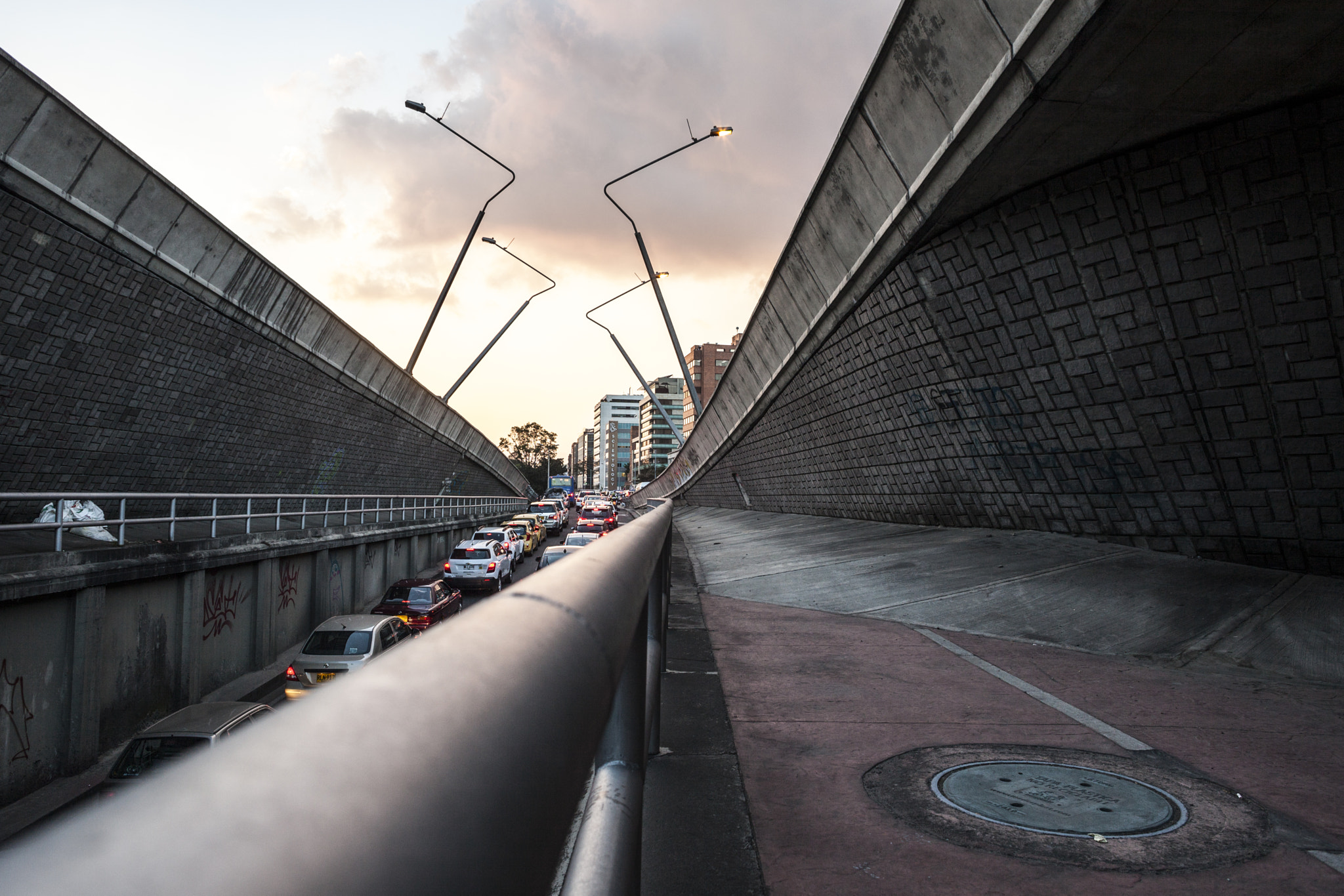 Canon EOS 5D Mark II + Canon EF 24mm F2.8 sample photo. Paisajes urbanos photography