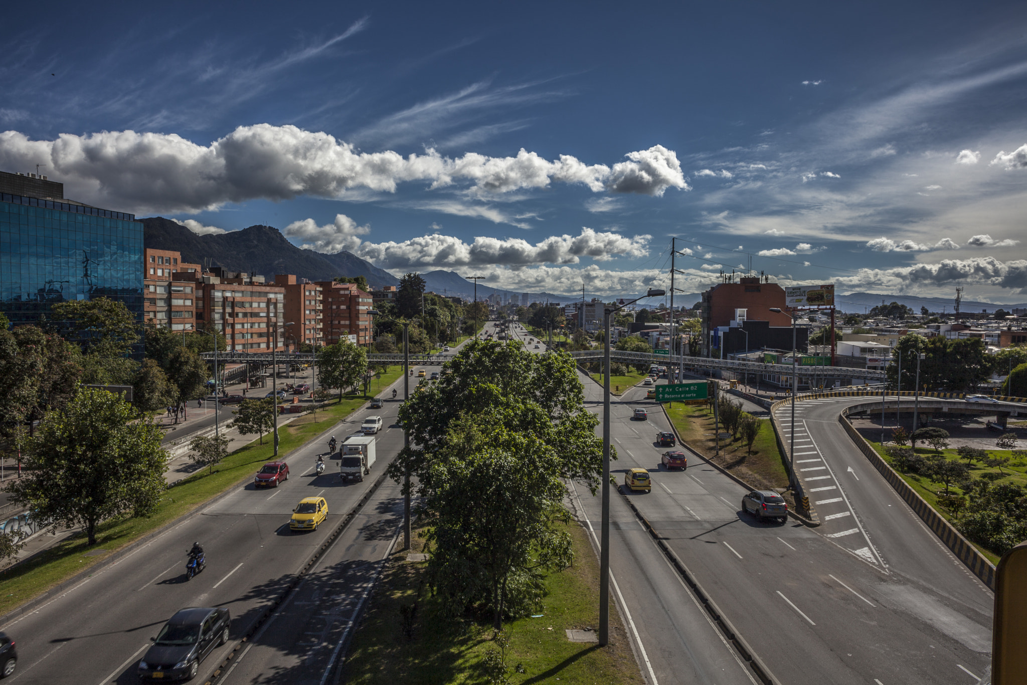 Canon EOS 5D Mark II + Canon EF 24mm F2.8 sample photo. Paisajes urbanos photography