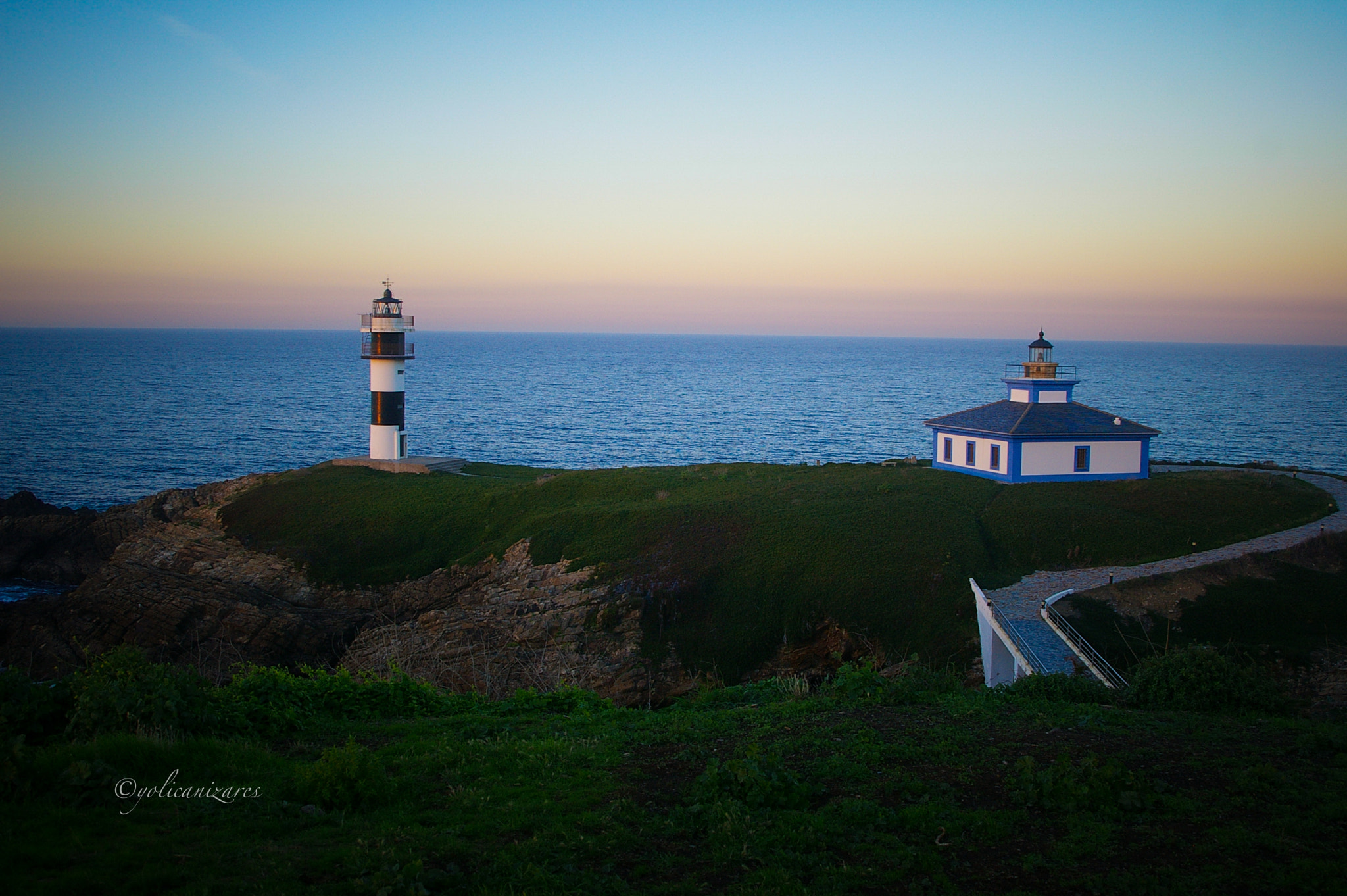 Pentax *ist DS + Sigma AF 10-20mm F4-5.6 EX DC sample photo. Faro de ribadeo photography