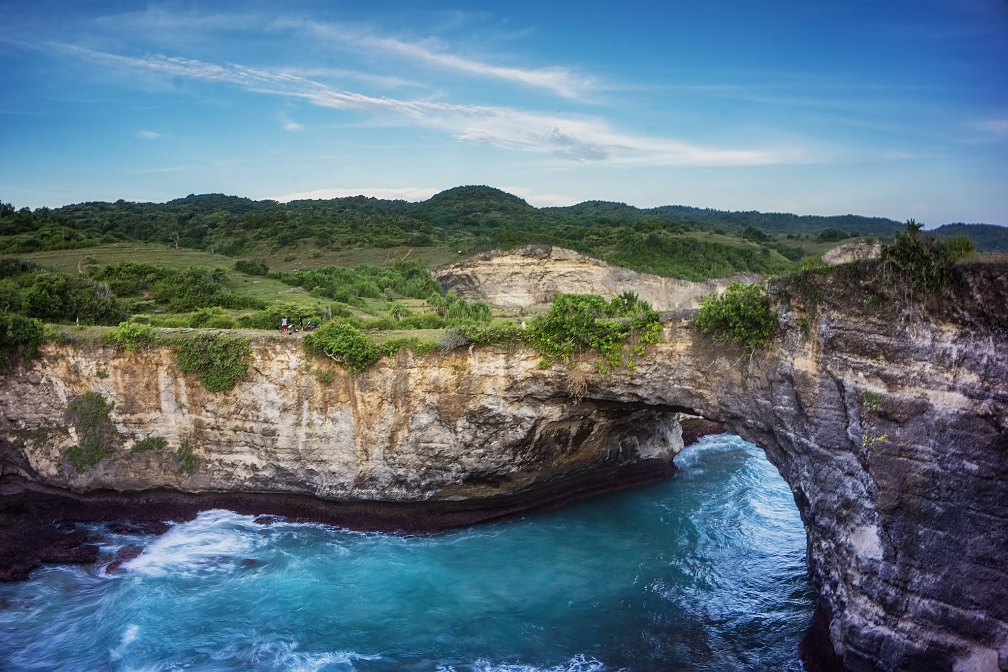 Sony Alpha NEX-7 + Sony E 16-50mm F3.5-5.6 PZ OSS sample photo. Broken beach photography