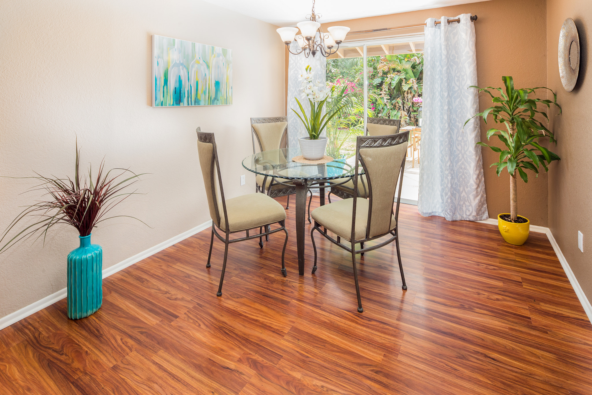 Canon TS-E 17mm F4L Tilt-Shift sample photo. Dining area photography
