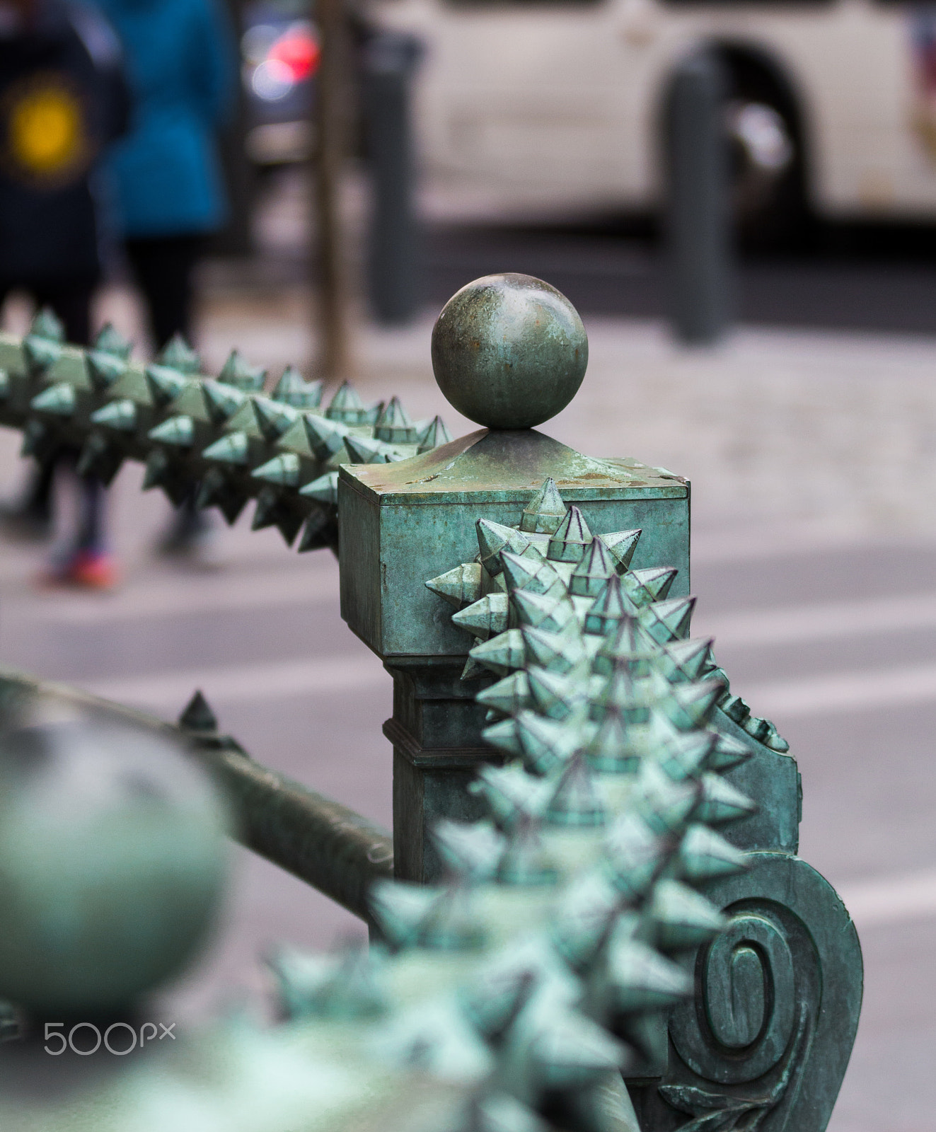 Canon EOS 100D (EOS Rebel SL1 / EOS Kiss X7) sample photo. Old iron fence photography