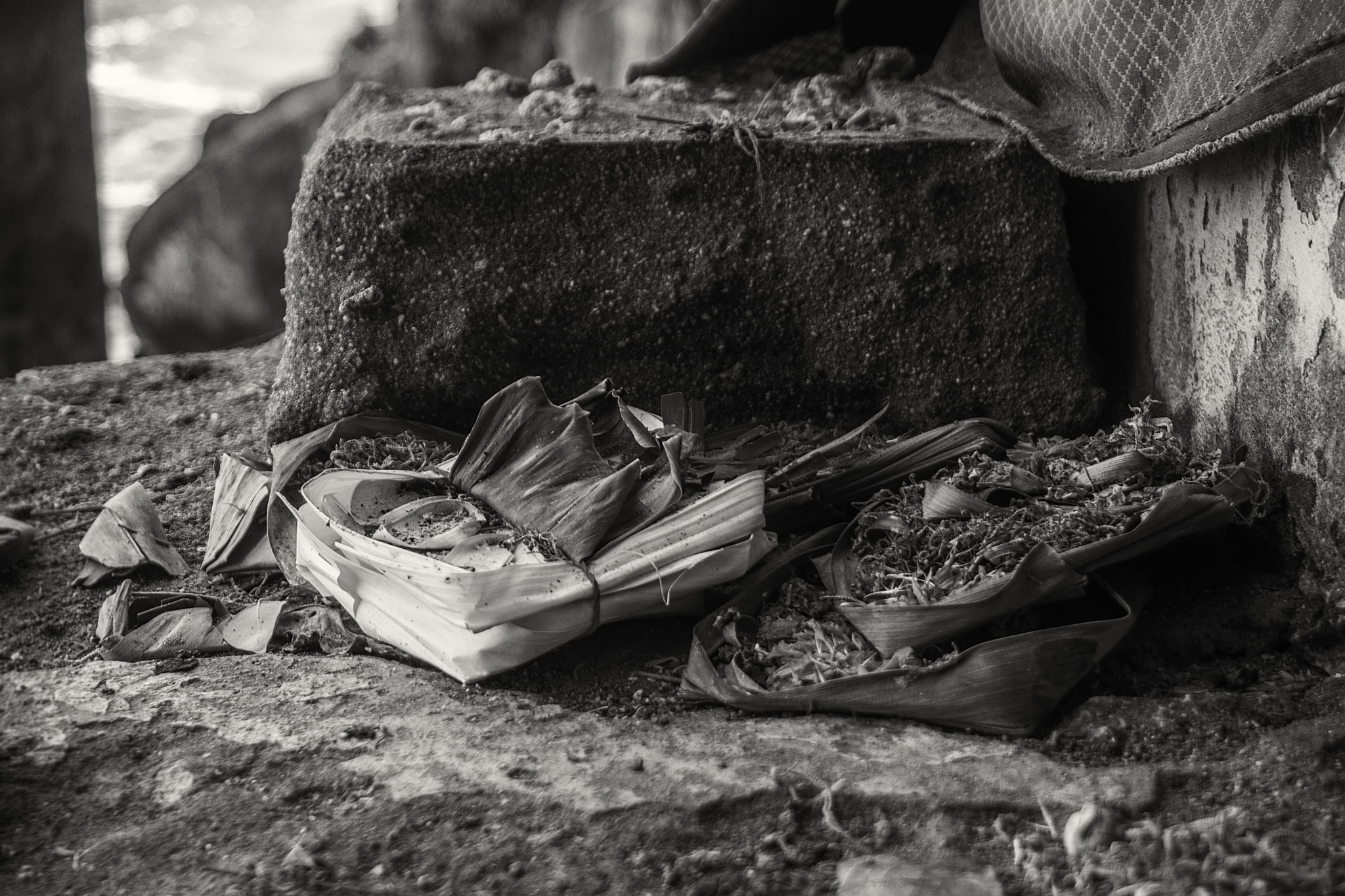 Sony Alpha NEX-7 + Sony E 16-50mm F3.5-5.6 PZ OSS sample photo. Hinduist's tribute (b&w) photography