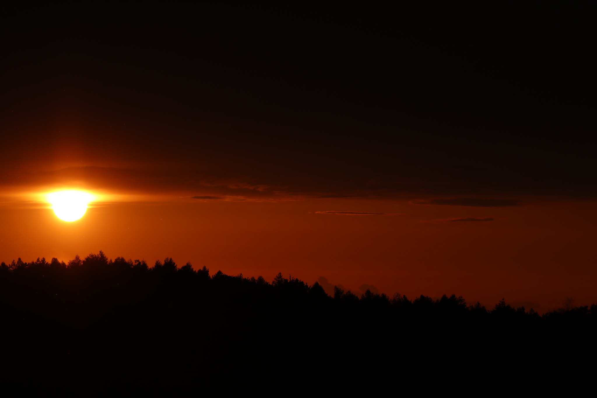 Canon EF-S 18-135mm F3.5-5.6 IS USM sample photo. Fiery sunset photography