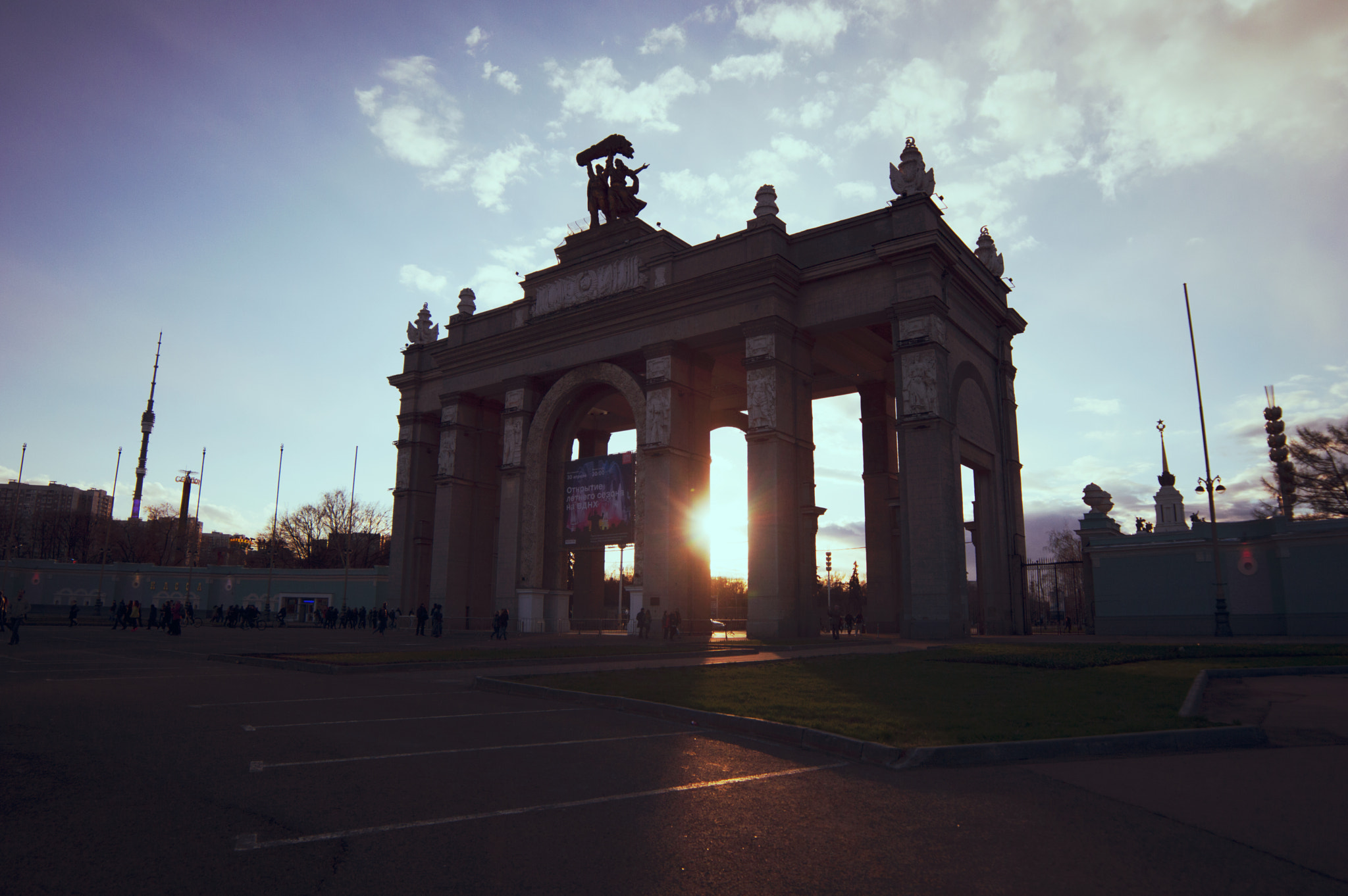 Samyang 14mm F2.8 ED AS IF UMC sample photo. ВДНХ photography