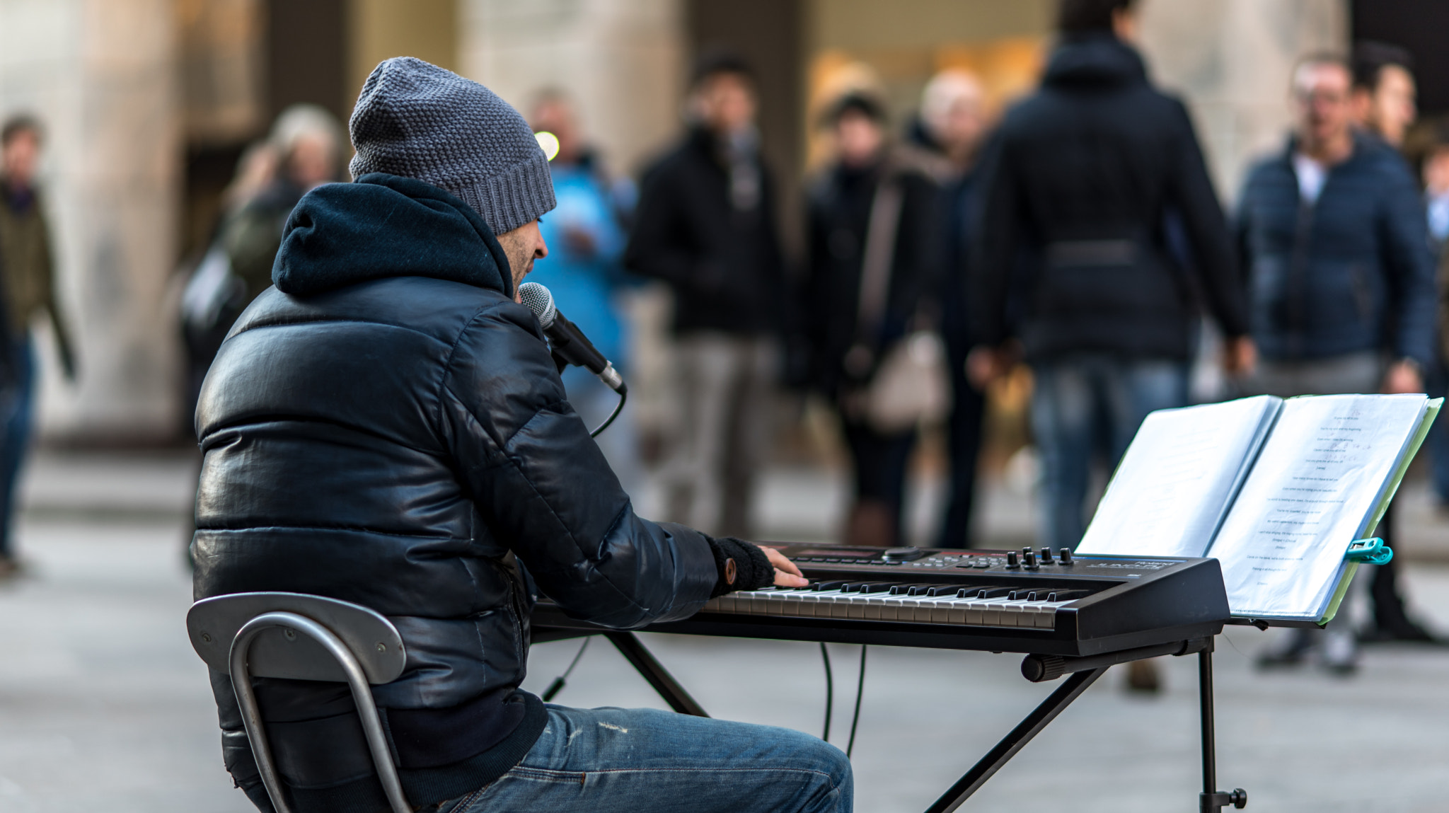 Nikon D750 + Nikon AF Nikkor 105mm F2D DC sample photo. Street pianoman photography