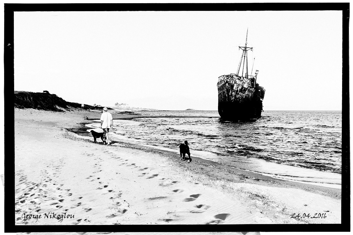 Canon EF 16-35mm F2.8L USM sample photo. Steps........ to the ship photography