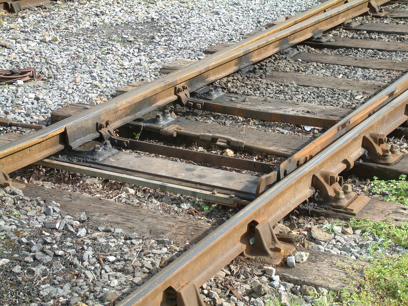 Fujifilm FinePix S602 ZOOM sample photo. Train track photography