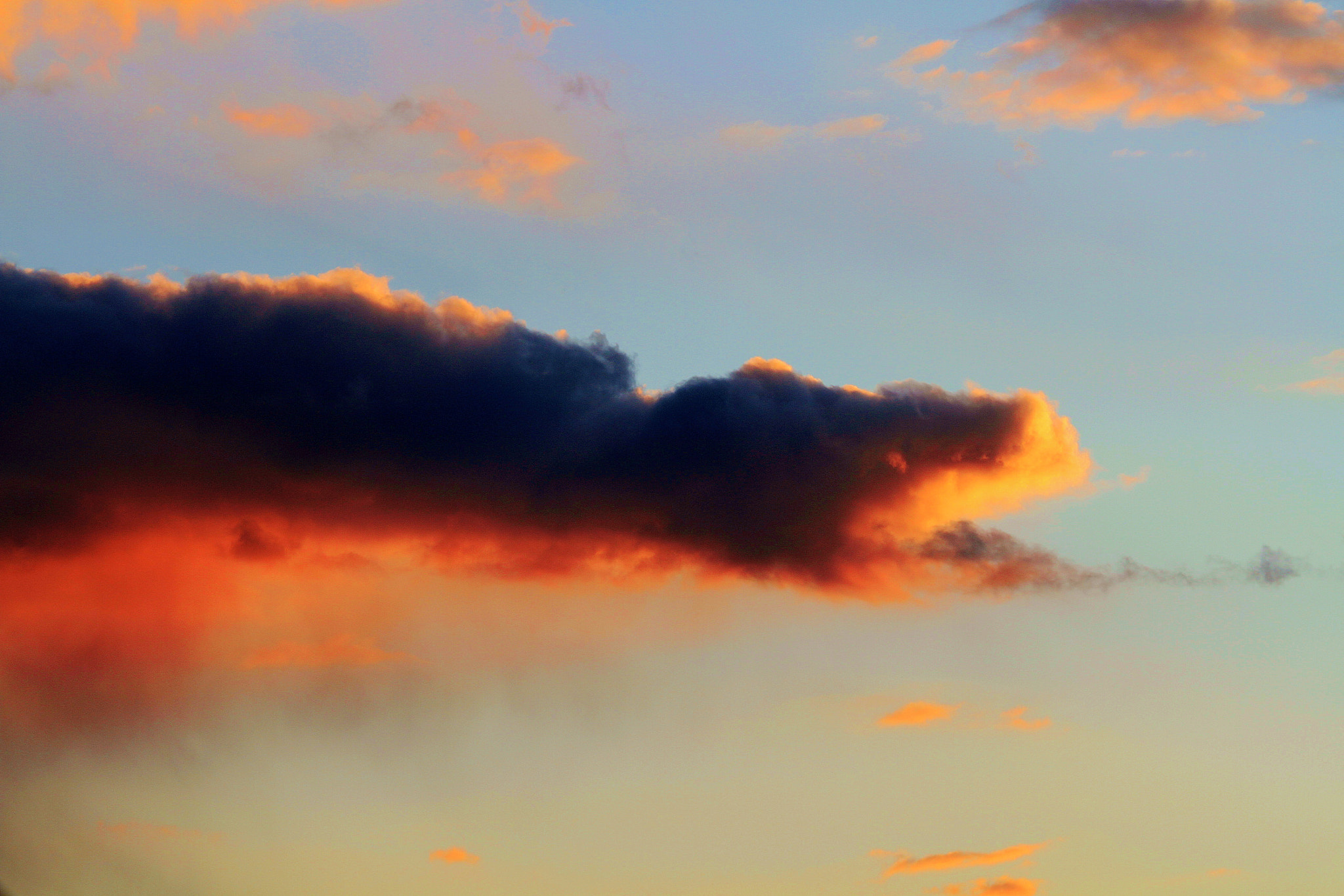Canon EOS 7D + Canon EF 70-300mm F4.5-5.6 DO IS USM sample photo. Cloud-snake photography