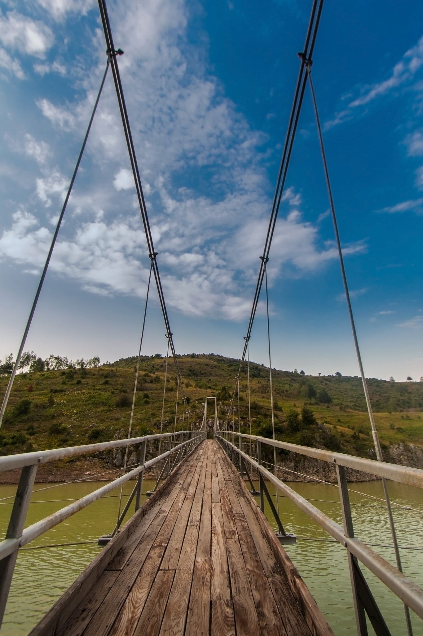 Canon EOS 1000D (EOS Digital Rebel XS / EOS Kiss F) sample photo. Bridge over untroubled water photography