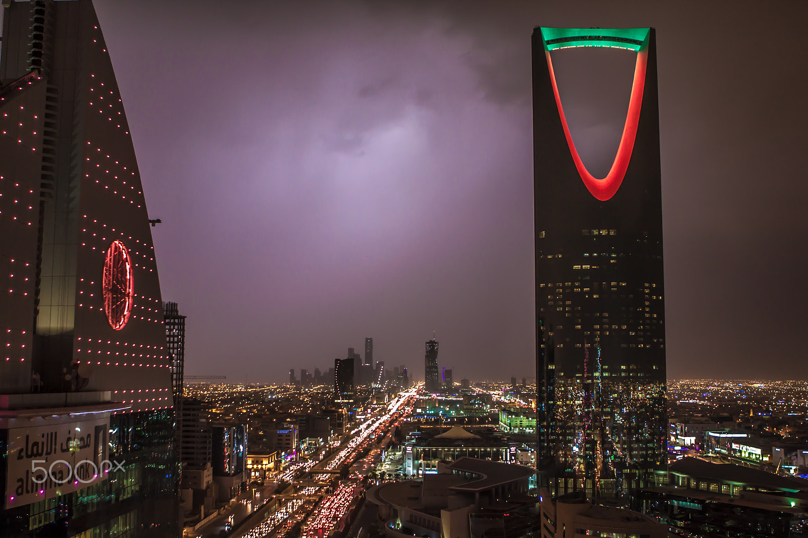 Canon EOS 500D (EOS Rebel T1i / EOS Kiss X3) + Canon EF 24-70mm F2.8L USM sample photo. Riyadh under a thunder storm photography