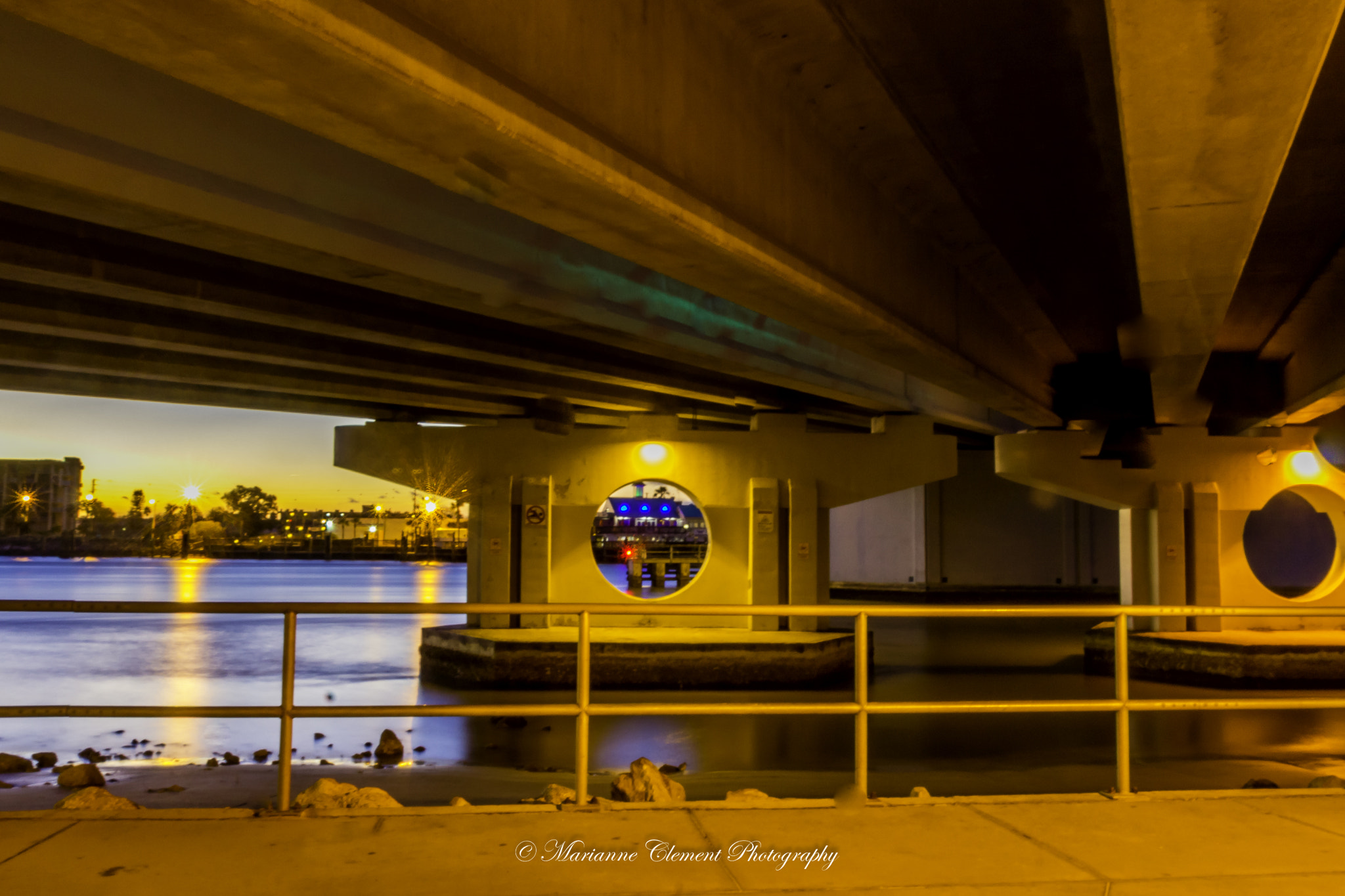 Canon EOS 1200D (EOS Rebel T5 / EOS Kiss X70 / EOS Hi) sample photo. Looking through the eye of the bridge photography