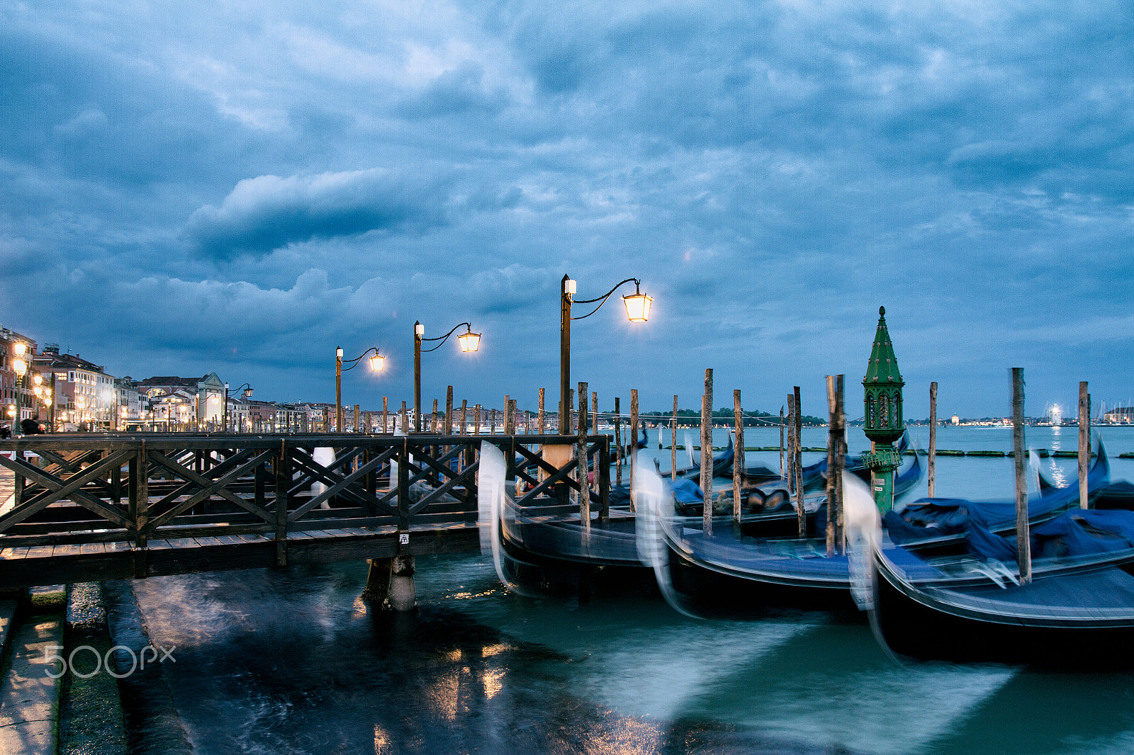 Canon EOS 7D + Canon EF 16-35mm F2.8L USM sample photo. Venice by night photography