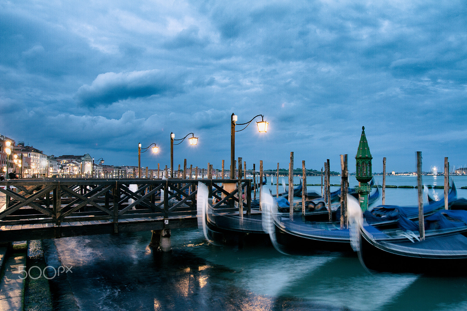 Canon EF 16-35mm F2.8L USM sample photo. Venice by night photography