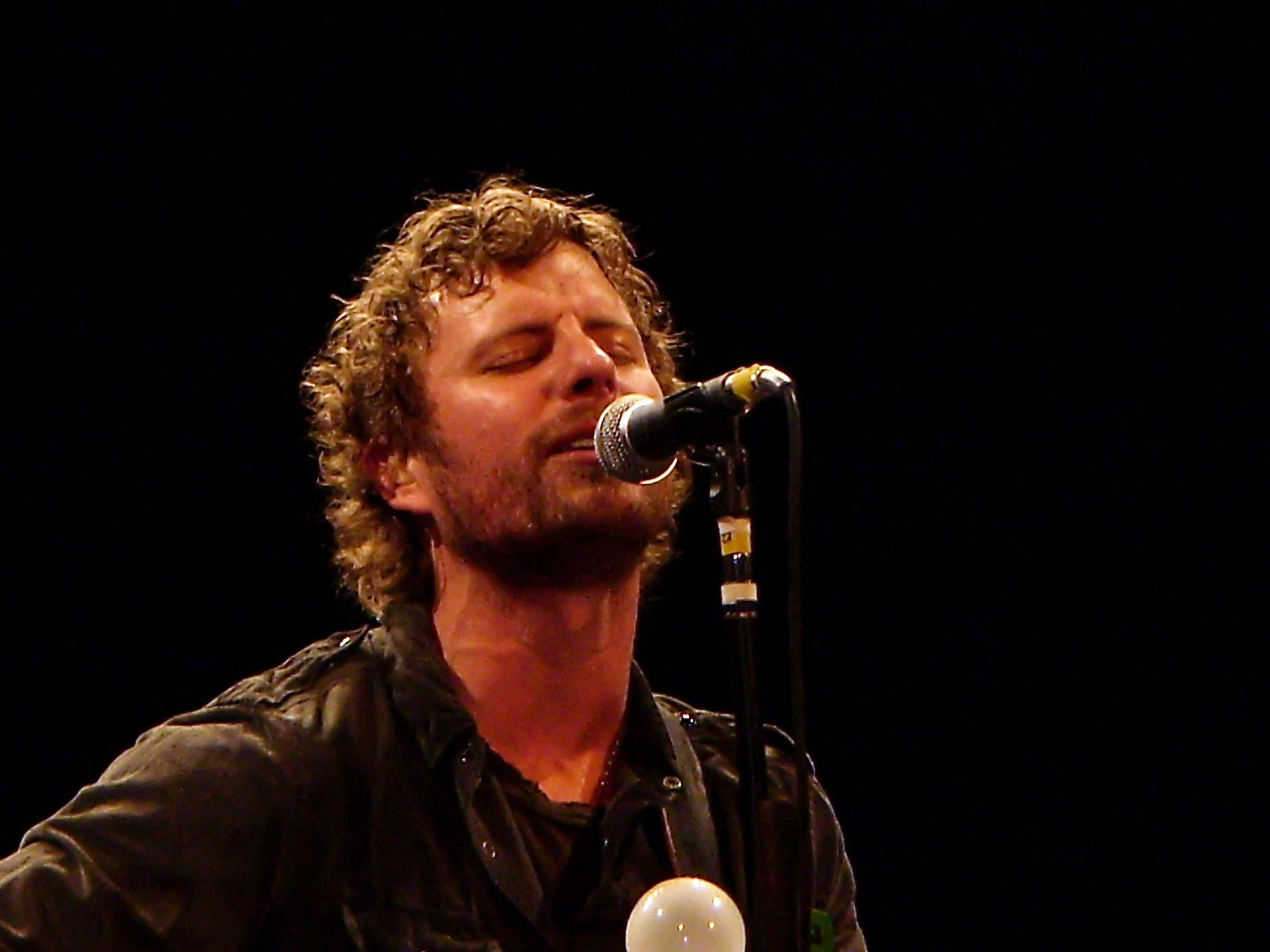 Olympus FE20,X15,C25 sample photo. Dierks bentley photography