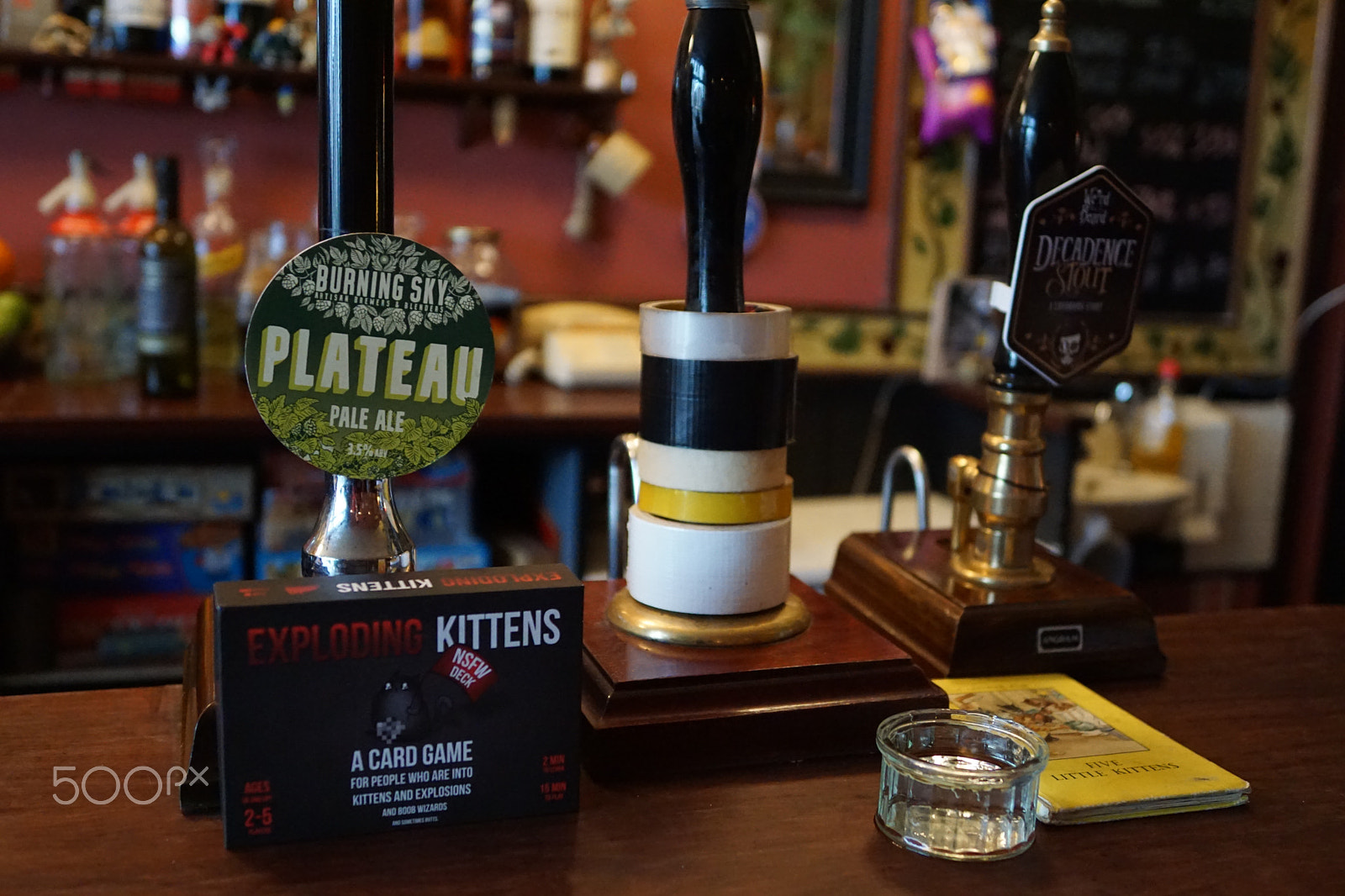 Sony ILCA-77M2 sample photo. Cat pub in bristol photography