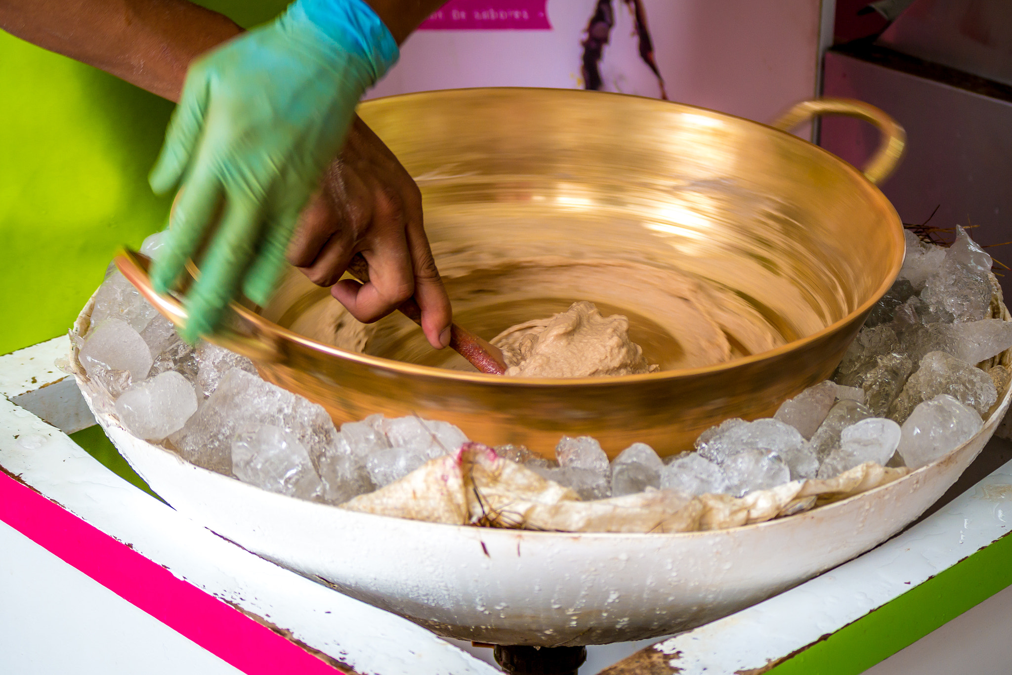Samsung NX300 + Samsung NX 50-200mm F4-5.6 ED OIS sample photo. Ice cream photography