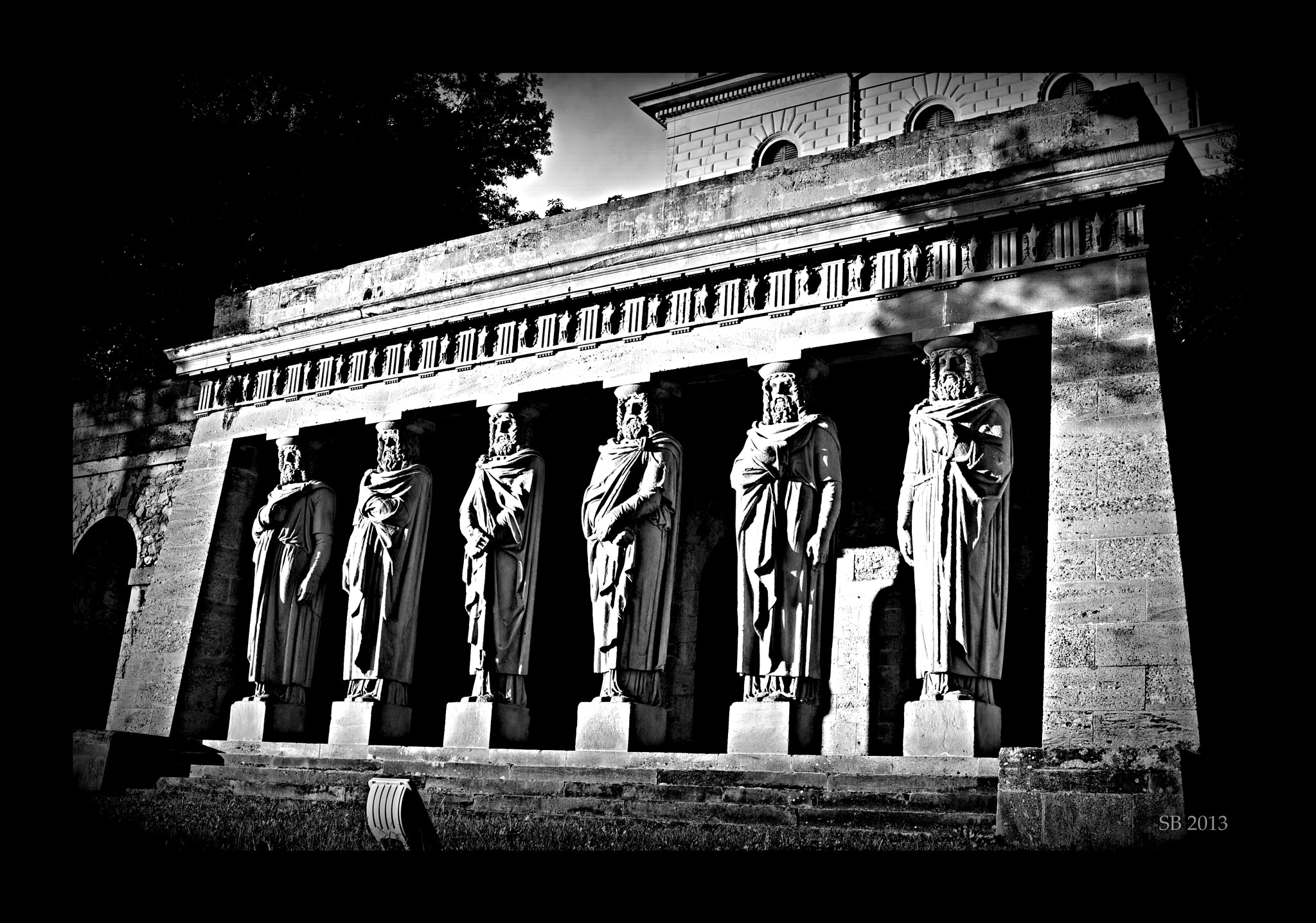 AF Zoom-Nikkor 28-100mm f/3.5-5.6G sample photo. The old temple photography