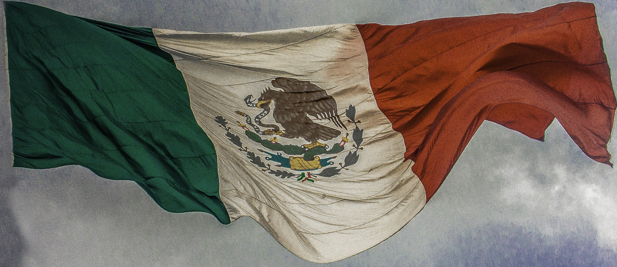 Tamron AF 28-200mm F3.8-5.6 XR Di Aspherical (IF) Macro sample photo. Bandera de méxico photography