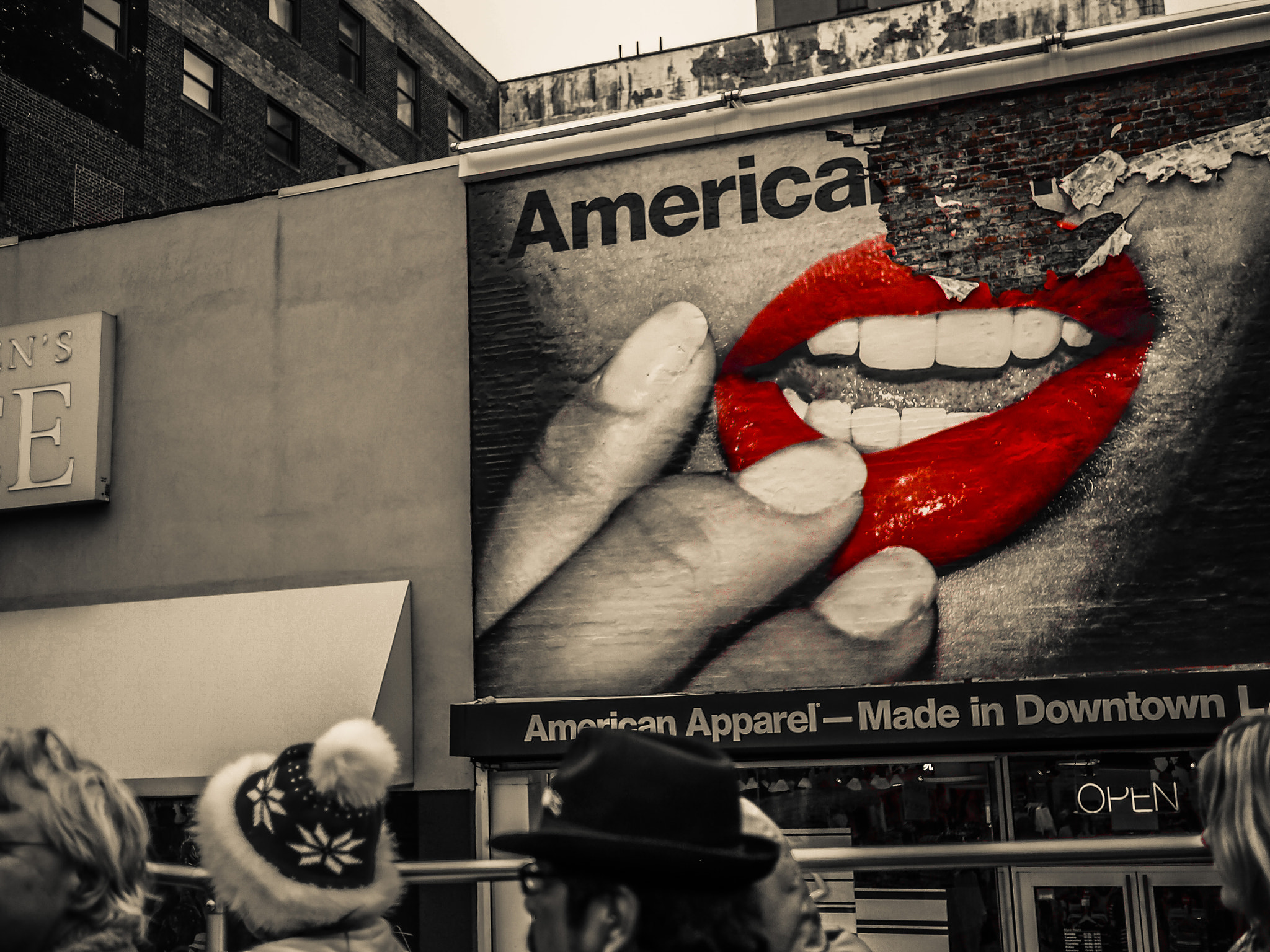 Olympus PEN E-PL7 sample photo. Red lips photography