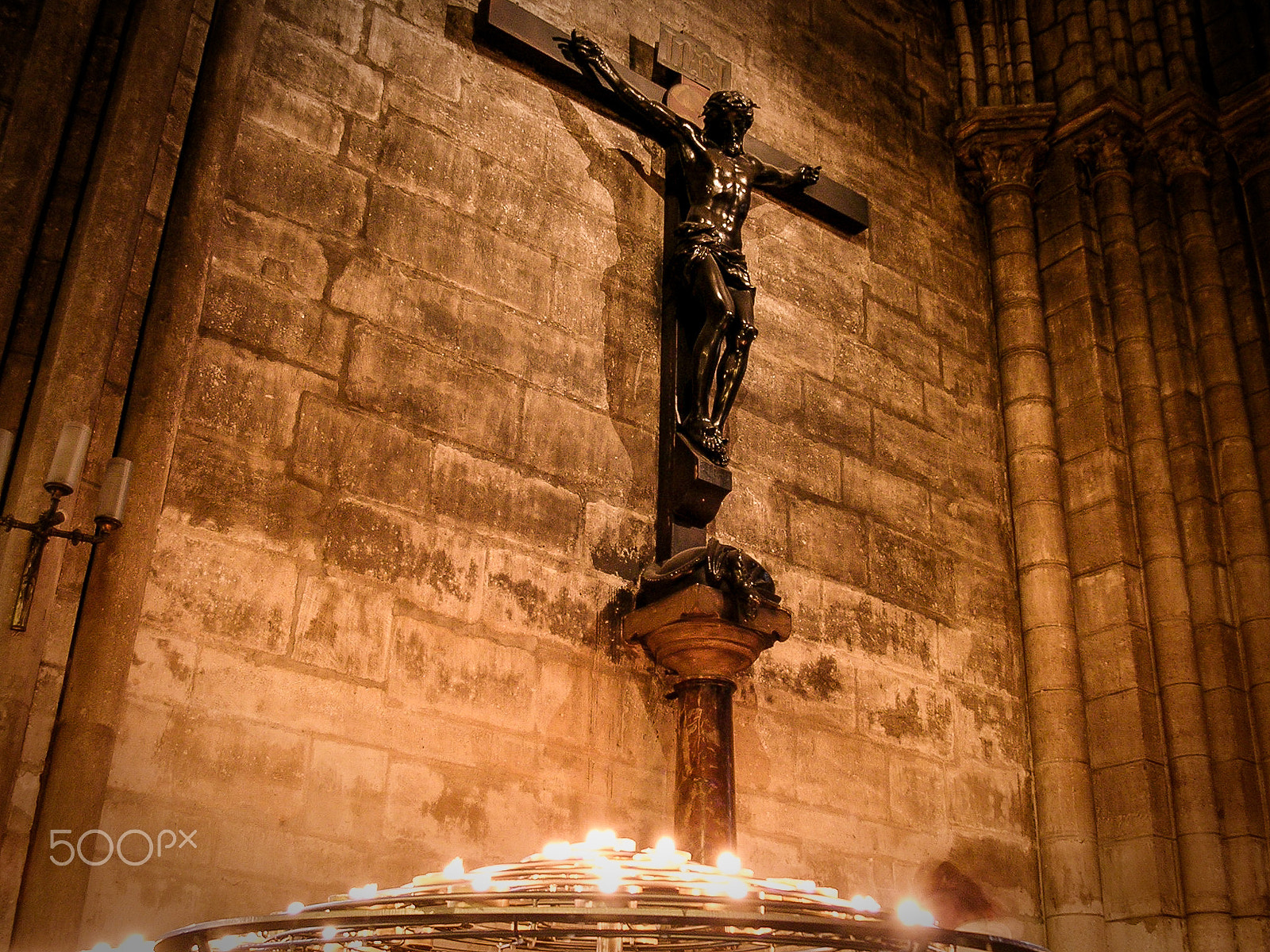 Nikon E3100 sample photo. Christ in notre dame, paris, france photography