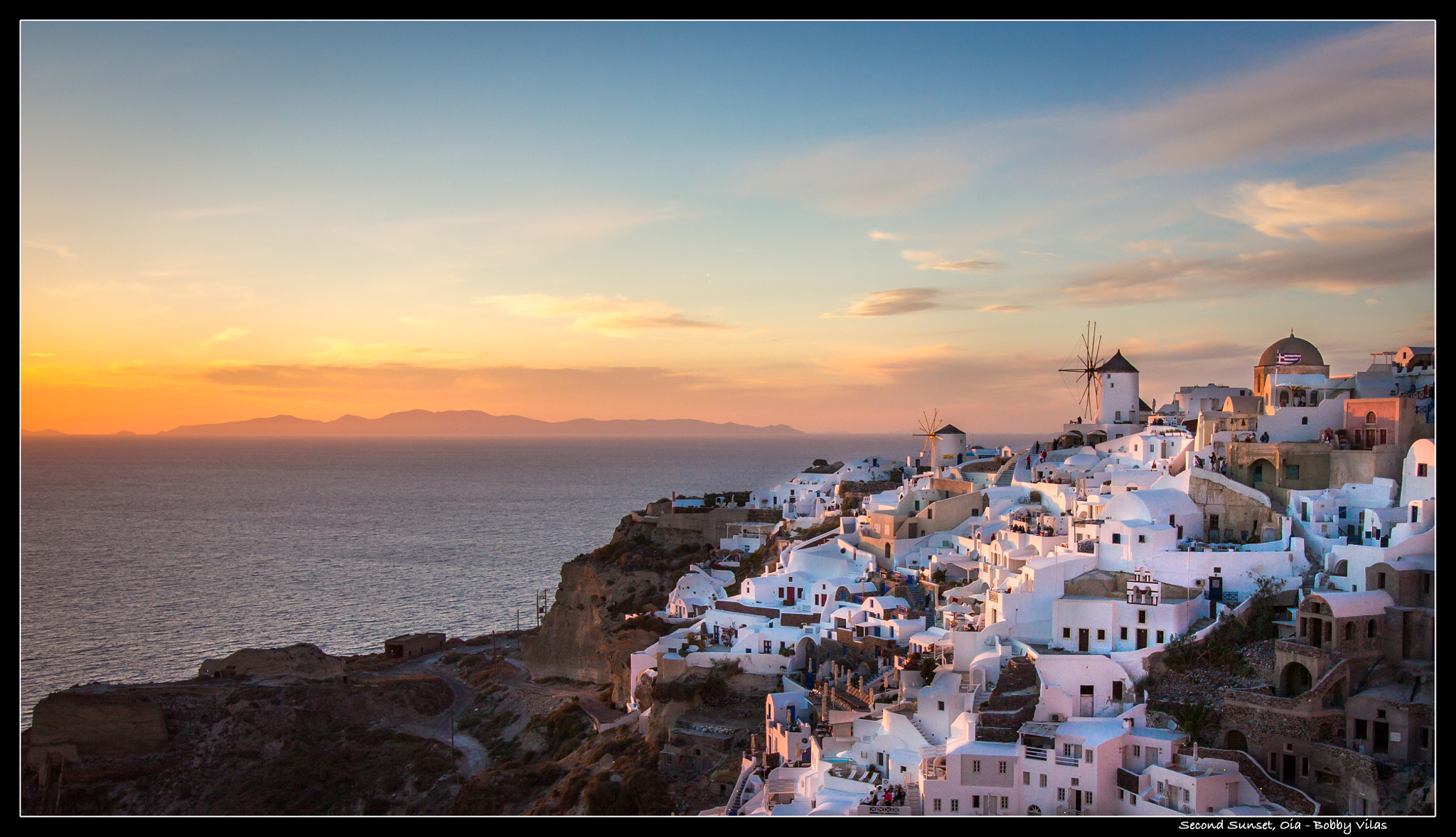 Canon EOS M + Canon EF-S 10-18mm F4.5–5.6 IS STM sample photo. Oia santorini sunset photography