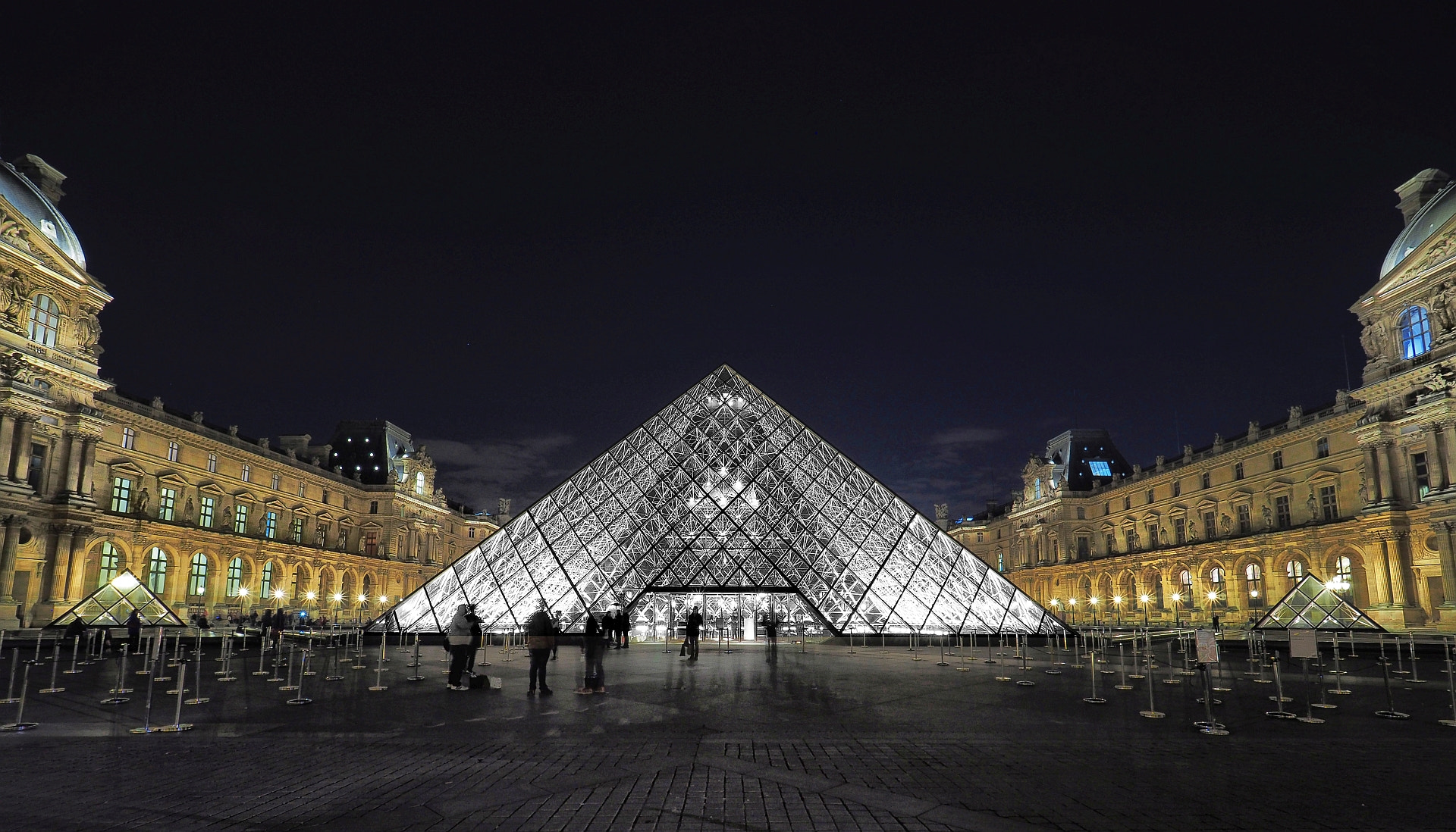 Olympus M.Zuiko Digital ED 7-14mm F2.8 PRO sample photo. Louvre ii . photography