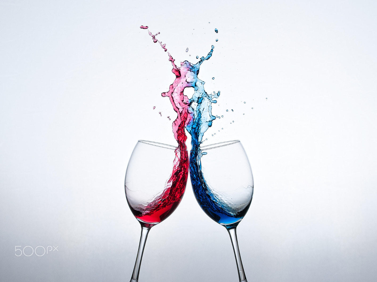 Nikon D300S sample photo. The clash of glasses with liquid photography