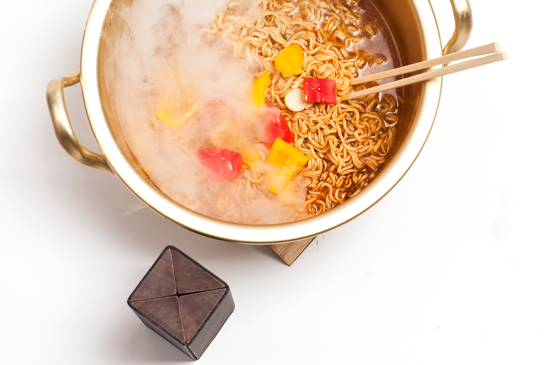 Canon EOS 5D + Canon EF 85mm F1.2 sample photo. Wood trivet photography