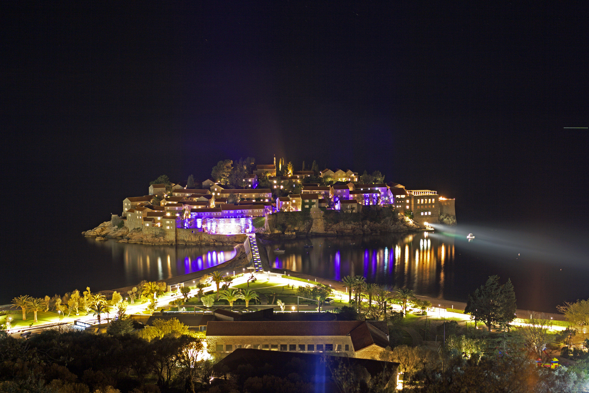 Canon EF 35mm F1.4L USM sample photo. Sveti stefan night photography