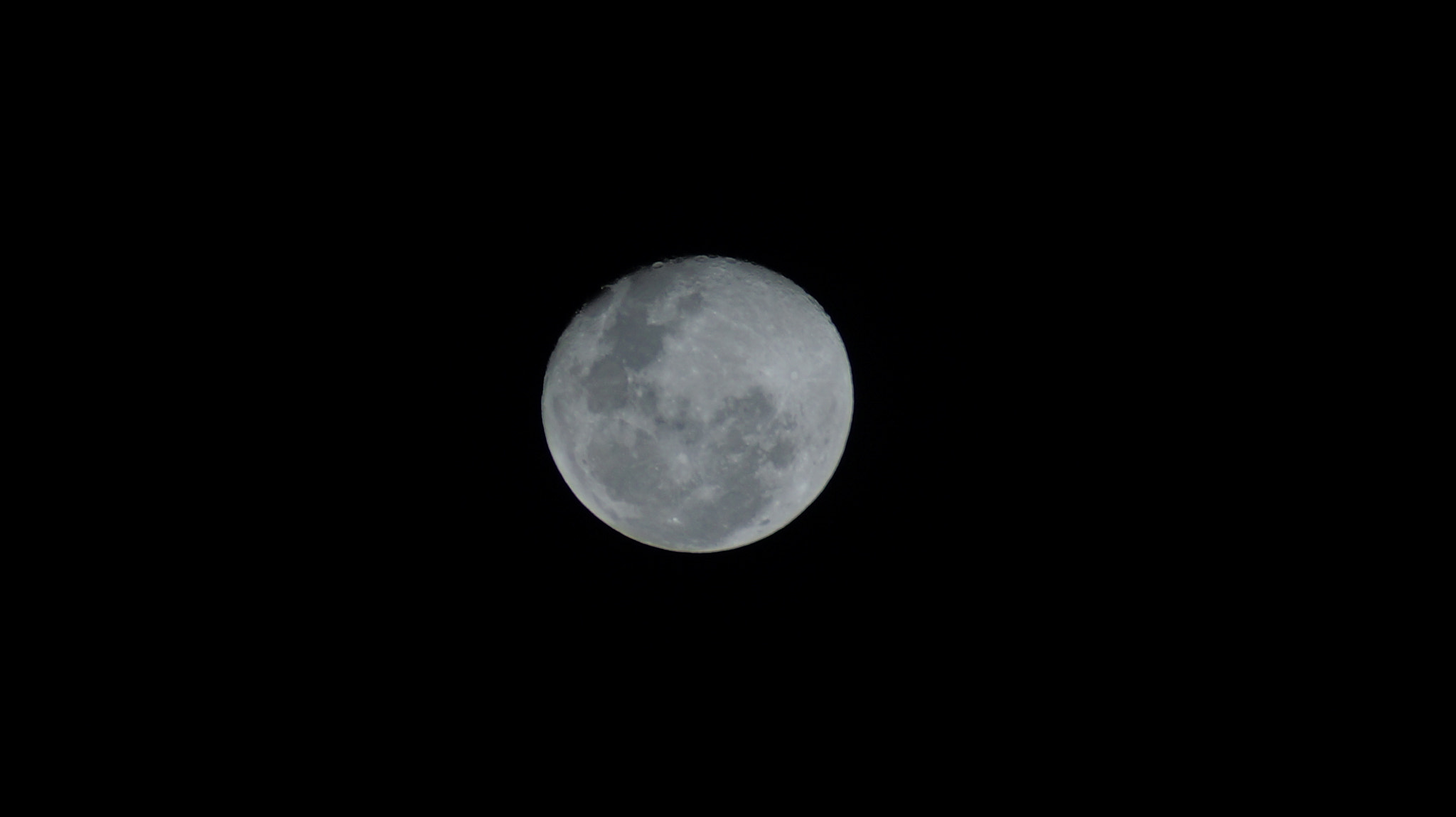 Sony 75-300mm F4.5-5.6 sample photo. Moon of the month photography