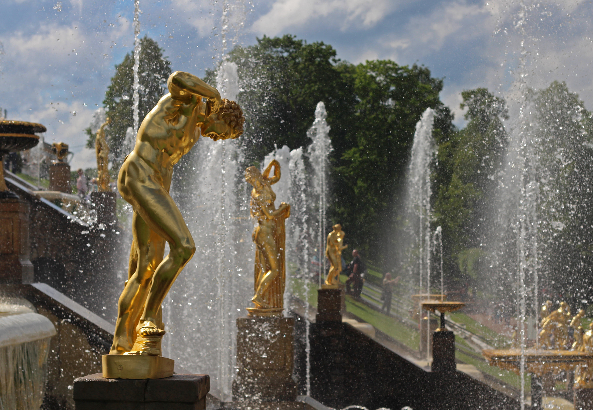 Canon EOS M + Canon EF 50mm F1.8 II sample photo. Fountains of peterhof photography