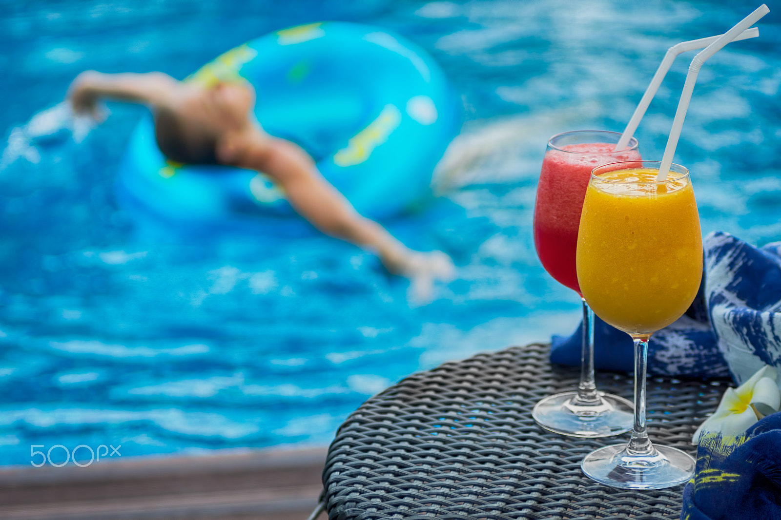 Sony SLT-A77 + MACRO 50mm F2.8 sample photo. Two cocktails beside swimming pool photography