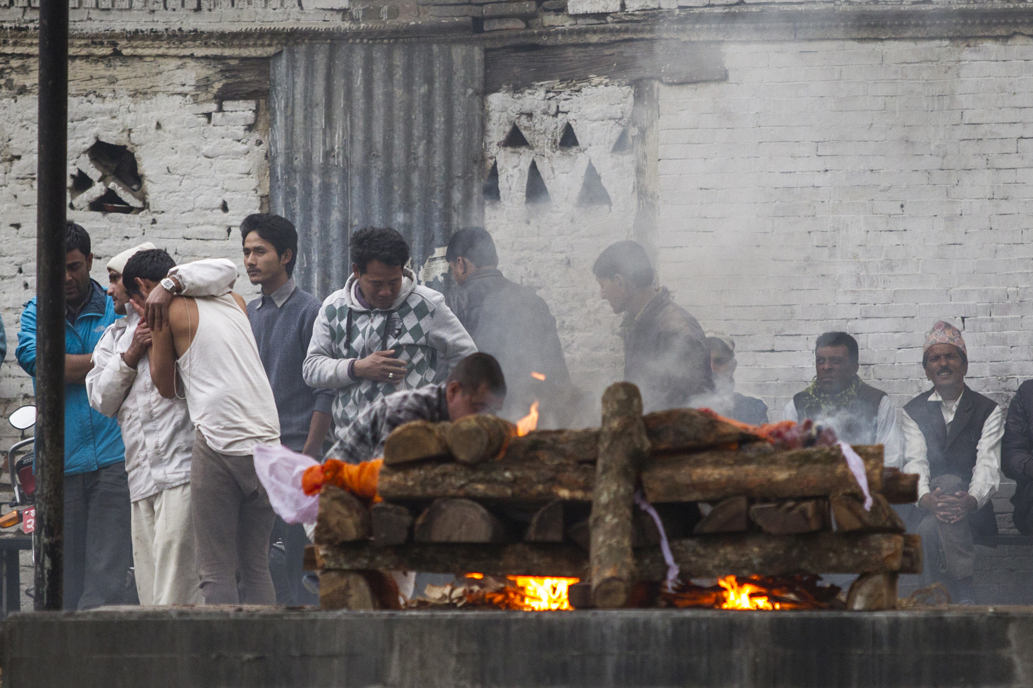 Canon EOS-1D Mark IV + Canon EF 70-200mm F2.8L USM sample photo. Cremation photography