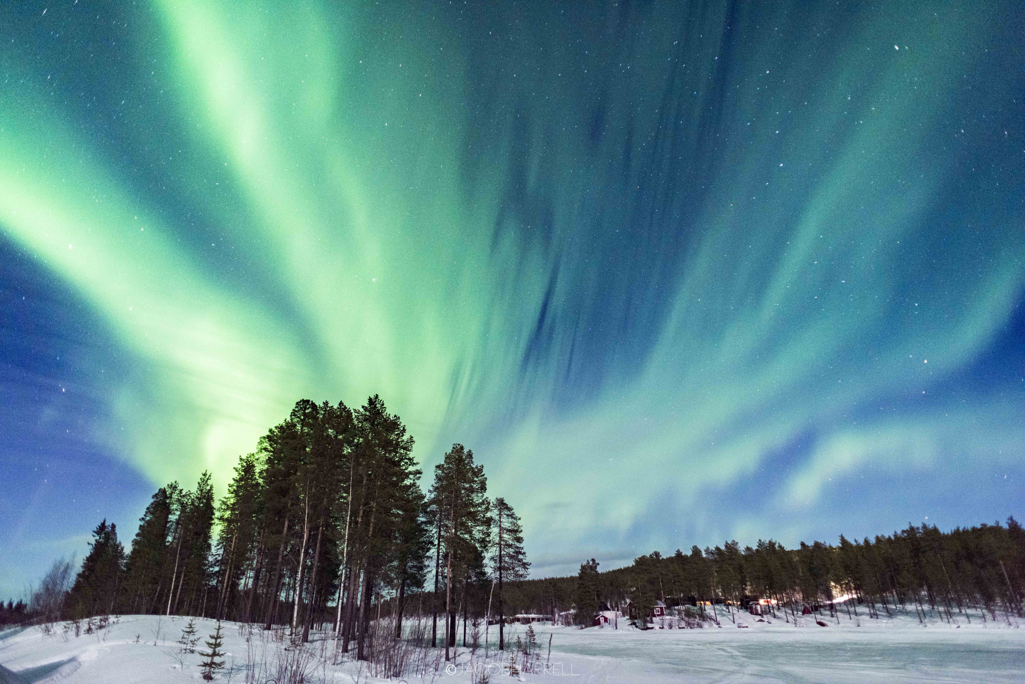 Nikon D810 + Nikon AF Nikkor 20mm F2.8D sample photo. Frozen lake & aurora photography
