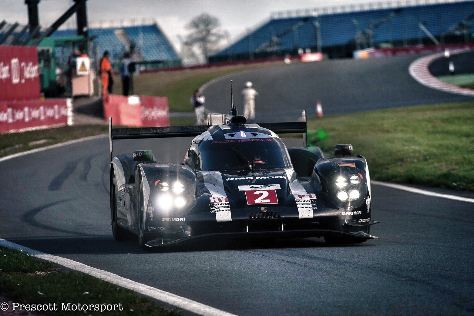 Canon EOS 30D + Canon EF 70-200mm F4L USM sample photo. Number 2 porsche at silverstone 6hrs photography
