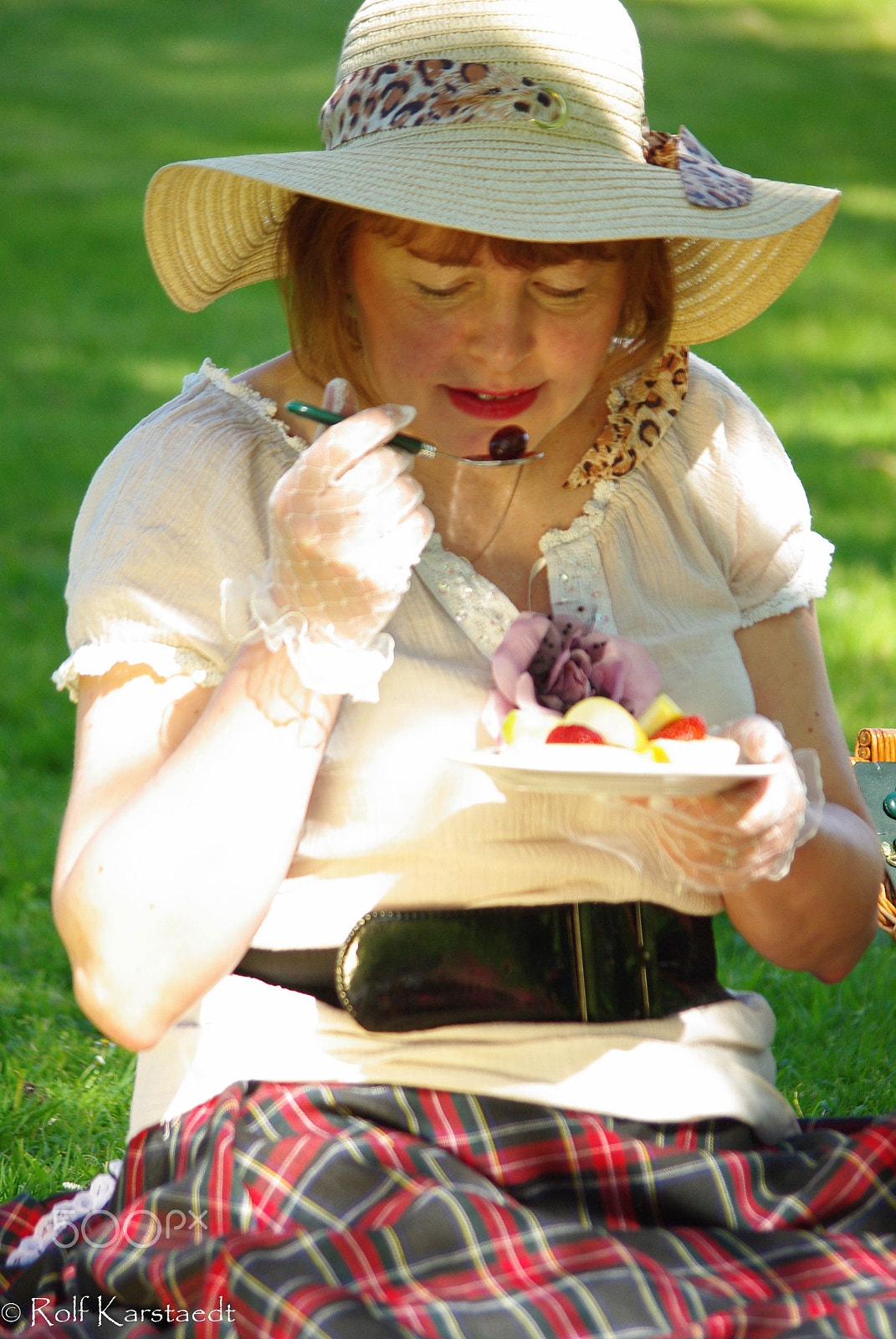 Pentax K-m (K2000) + Pentax smc DA 50-200mm F4-5.6 ED sample photo. R karstaedt victorian picknick photography