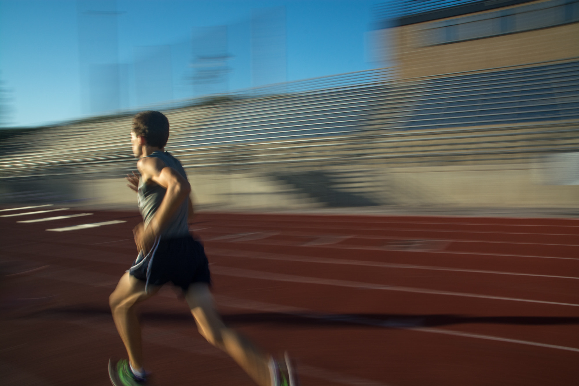 Sigma 17-70mm F2.8-4 DC Macro OS HSM | C sample photo. Sprinting through the backside photography