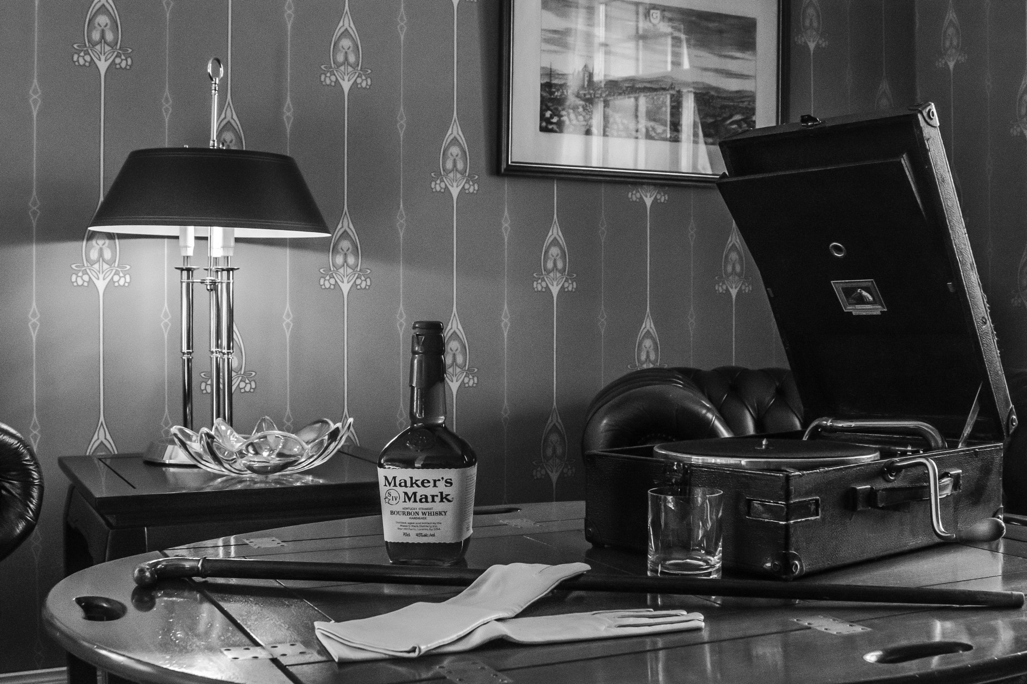AF Zoom-Nikkor 28-85mm f/3.5-4.5 sample photo. Sense of commercial class in b&w hdr. photography