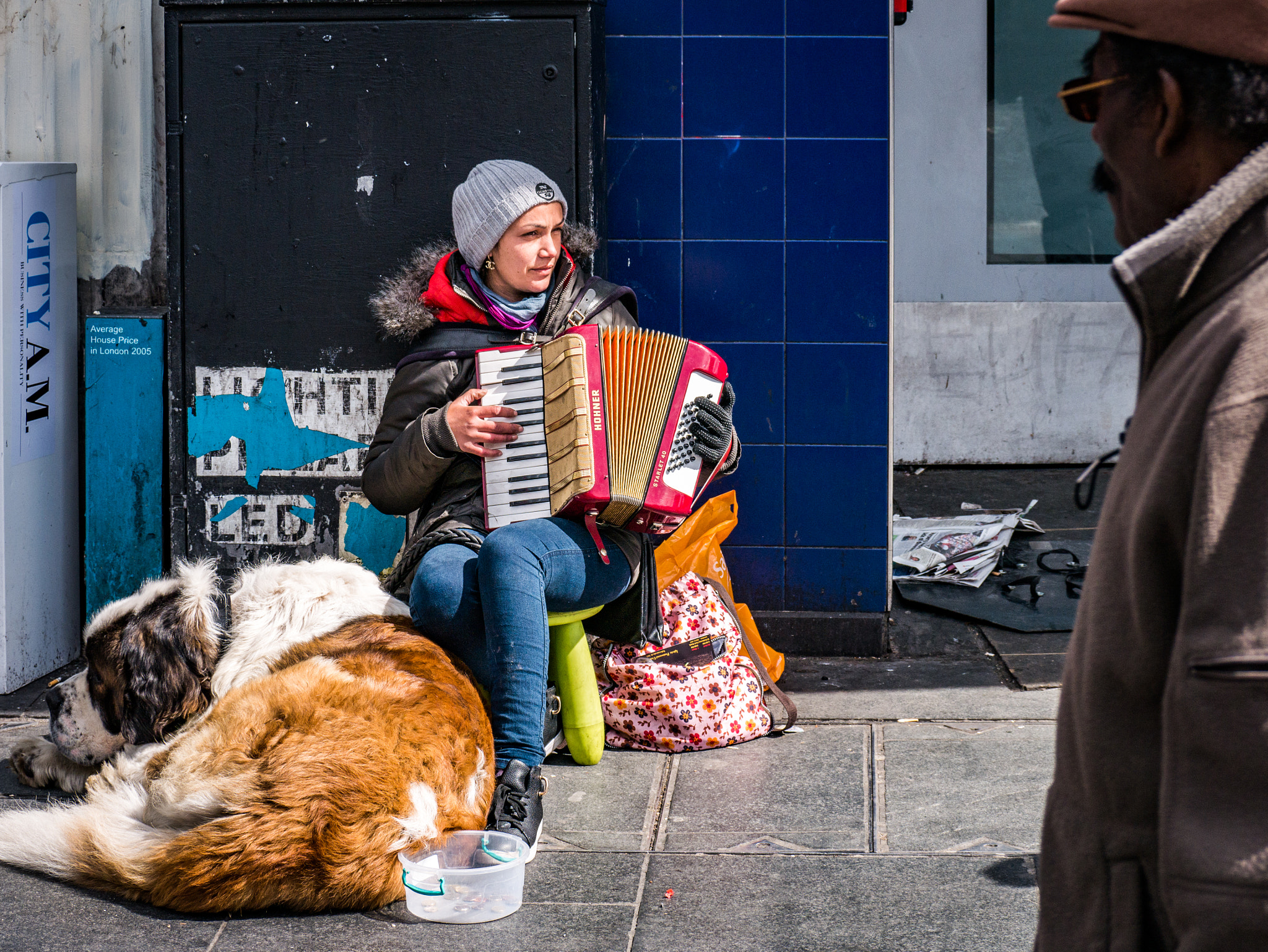 Panasonic Lumix DMC-G7 sample photo. Accordéon player photography