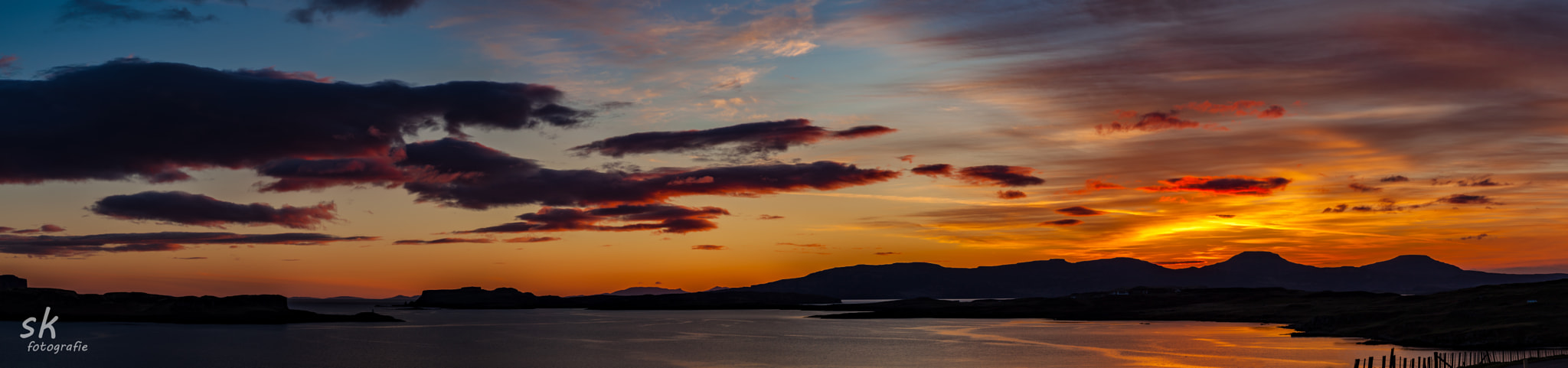 Canon EOS 5D Mark II + Sigma 24-105mm f/4 DG OS HSM | A sample photo. Sundown, ilse of skye, scotland photography